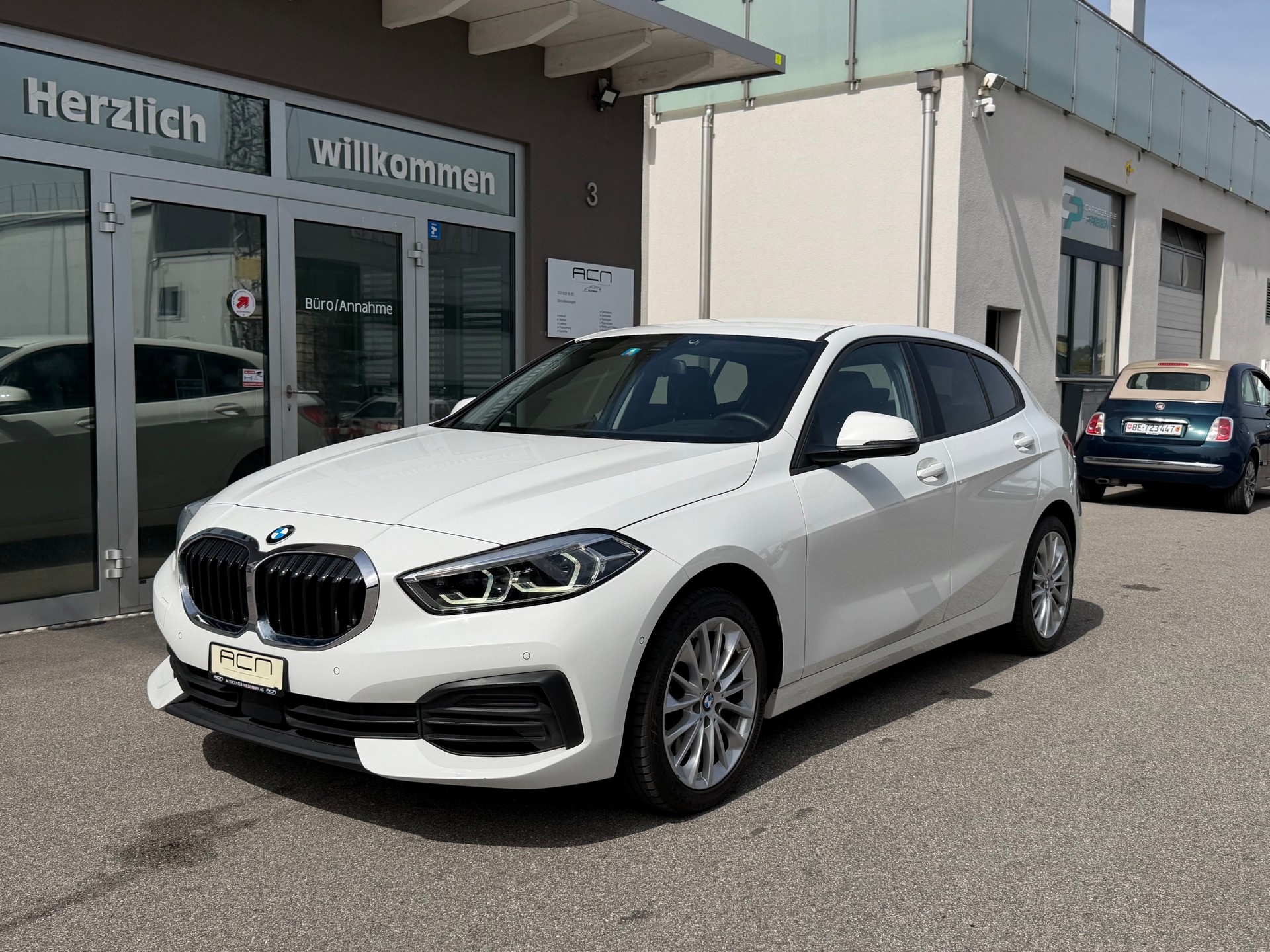 BMW 120i Steptronic-image-2