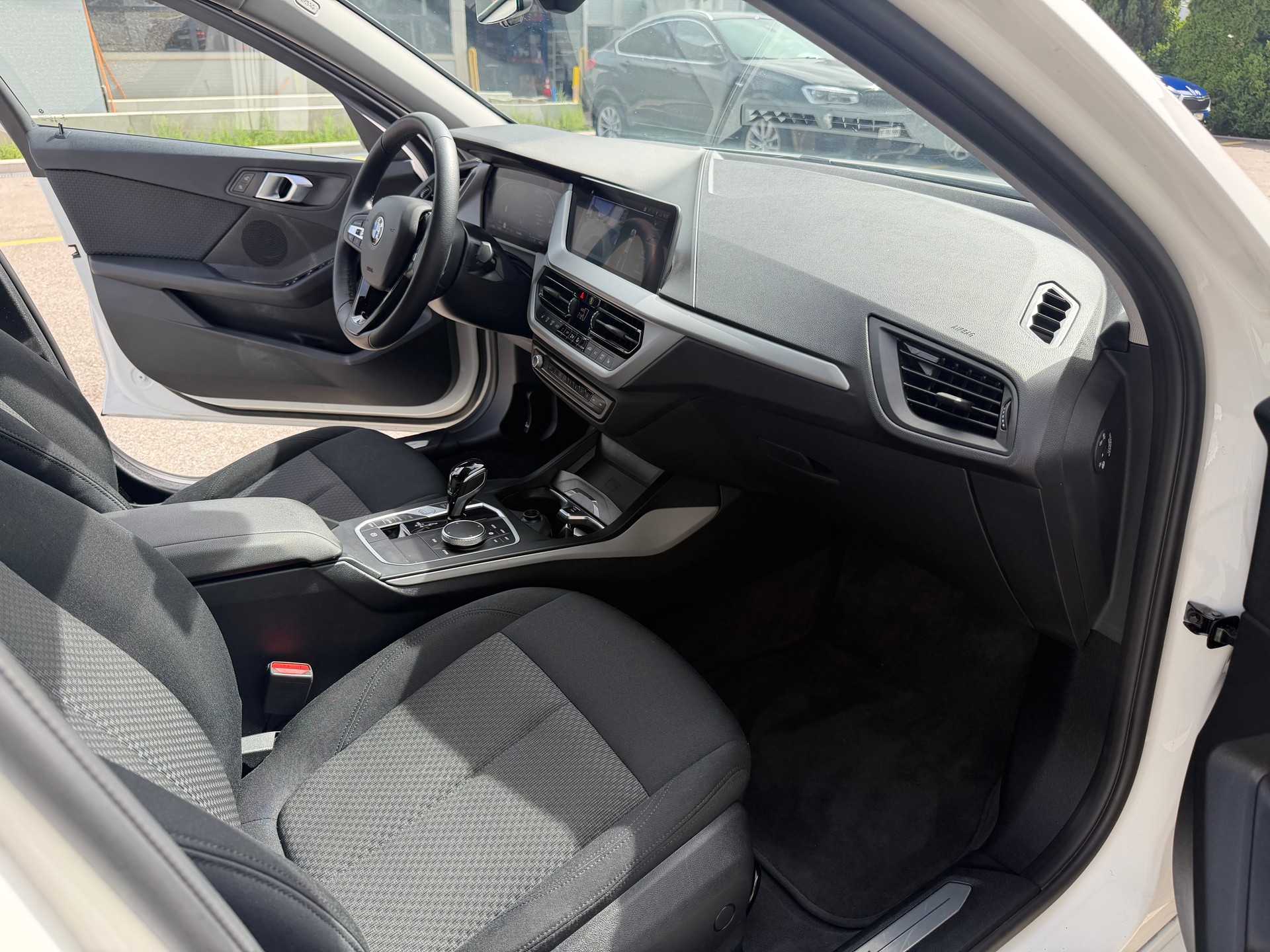 BMW 120i Steptronic-image-13