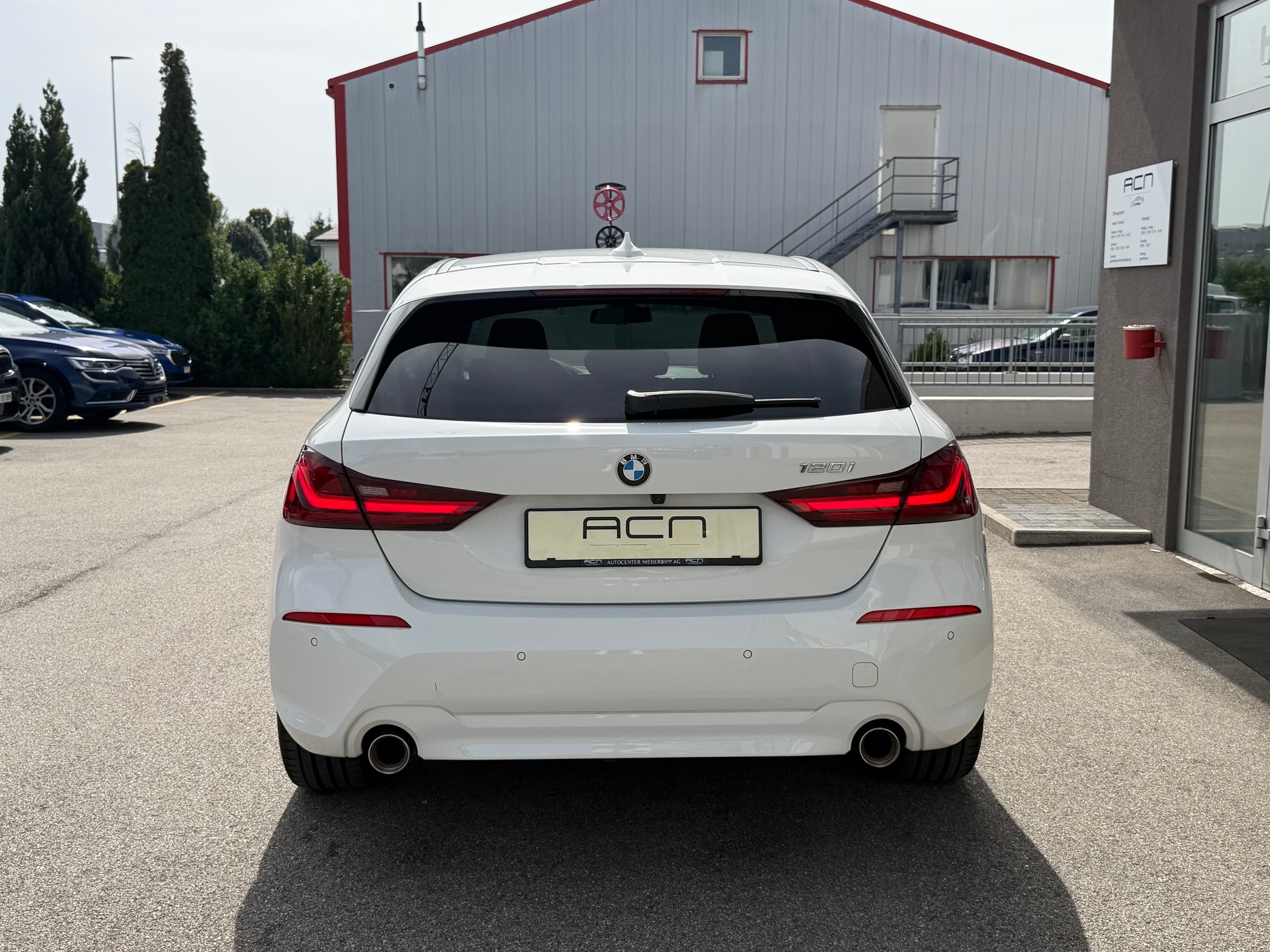 BMW 120i Steptronic-image-5