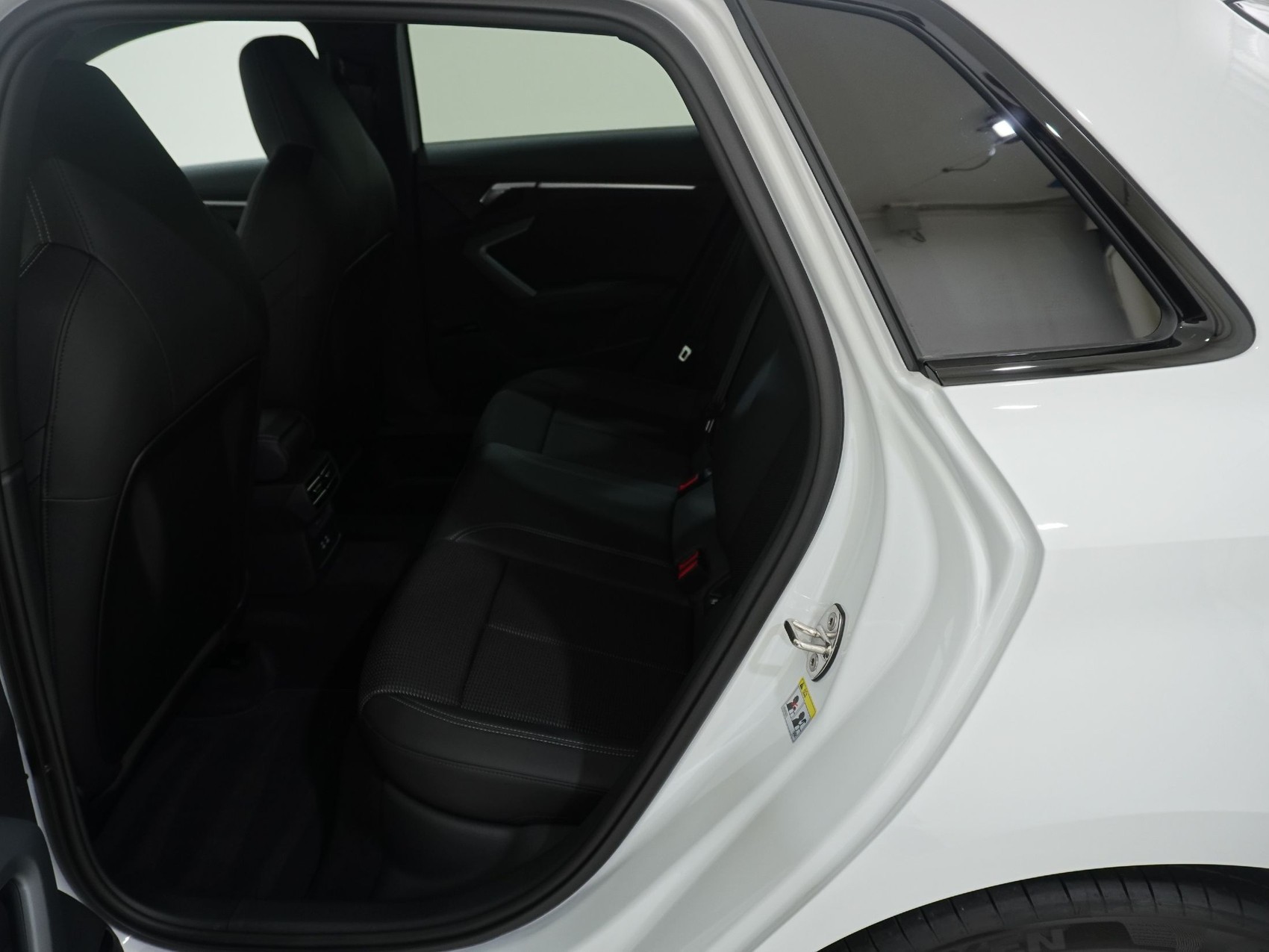 AUDI A3 Sportback 1.5 45 TFSI Plug-in-Hybrid S Line S-Tronic-image-14