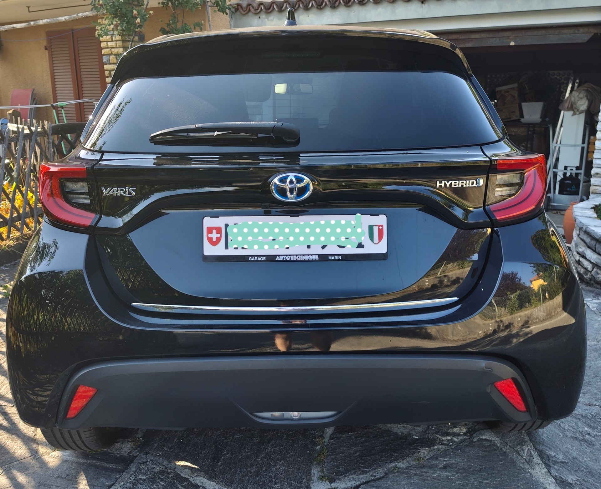 TOYOTA 1.5 VVT-i HSD Trend-image-1