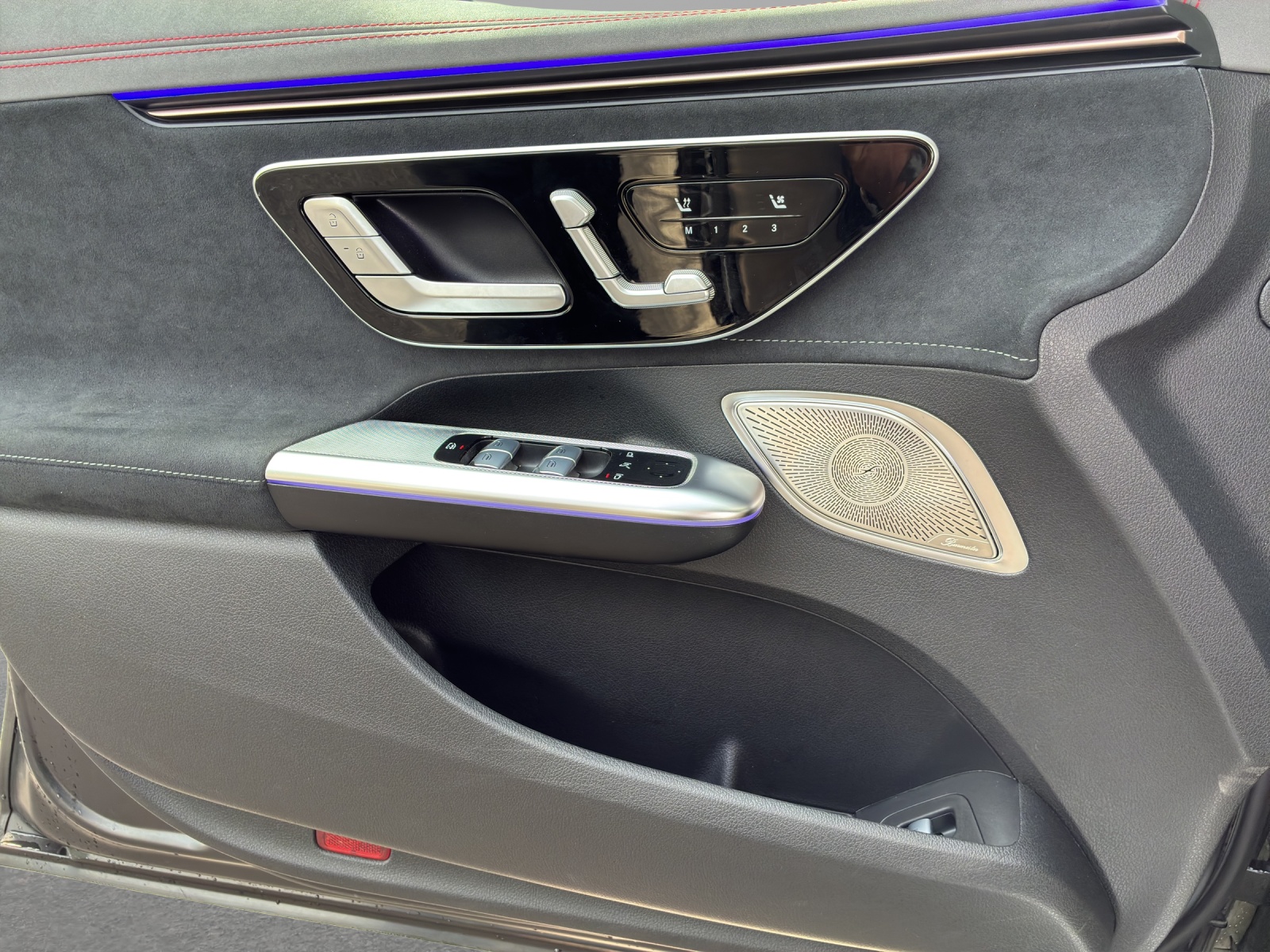 MERCEDES-BENZ EQE 43 AMG 4 Matic Executive Edition-image-12