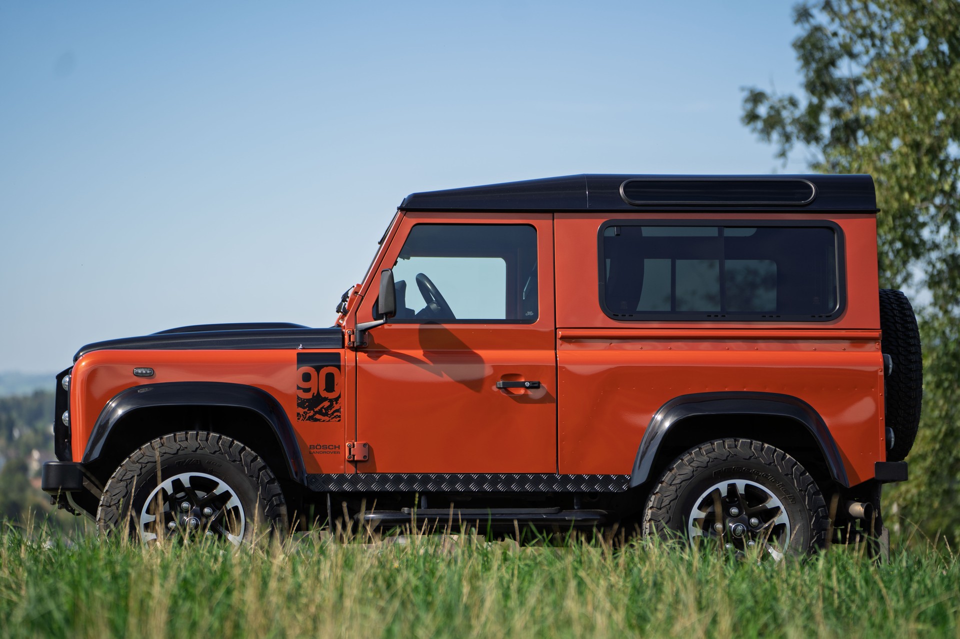 LAND ROVER DEFENDER-image-1