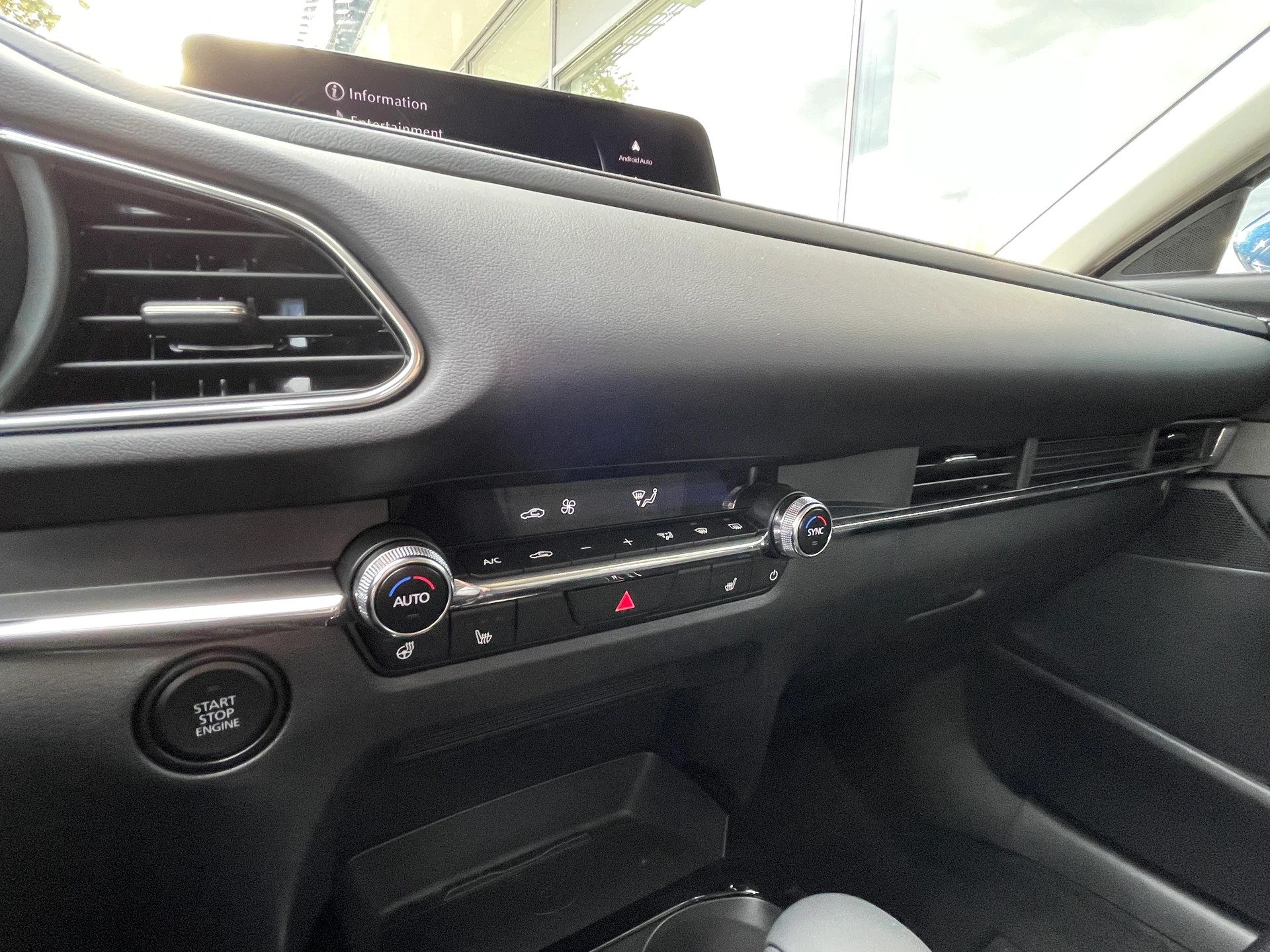 MAZDA CX-30 SKYACTIV-X 186 M Hybrid Centre Line AWD AT-image-10