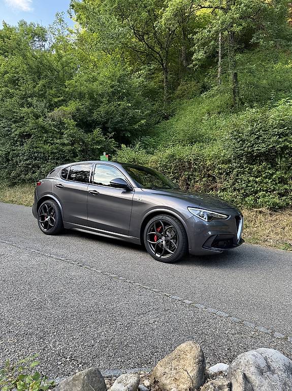ALFA ROMEO STELVIO-image-1