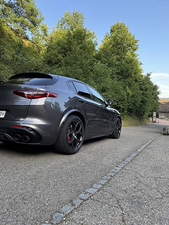 ALFA ROMEO STELVIO-image-4