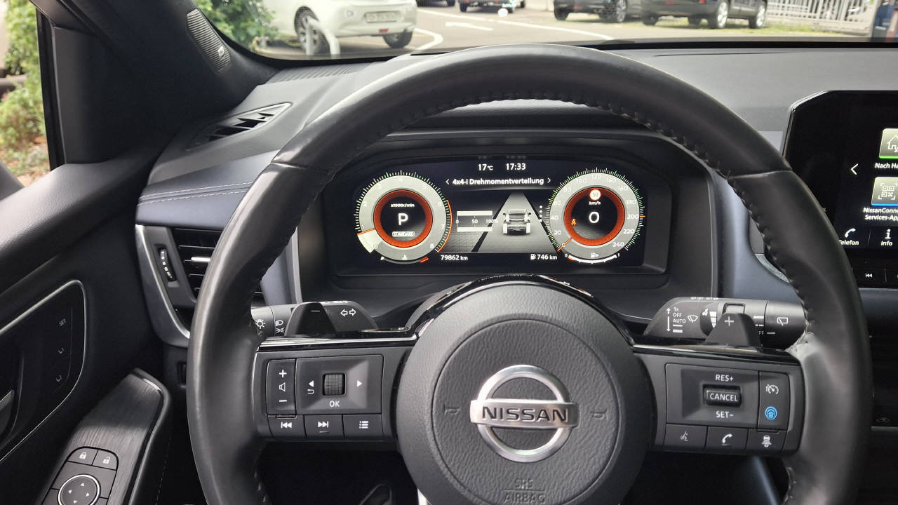 NISSAN Qashqai 1.3 DIG-T Tekna+ 4x4-image-10