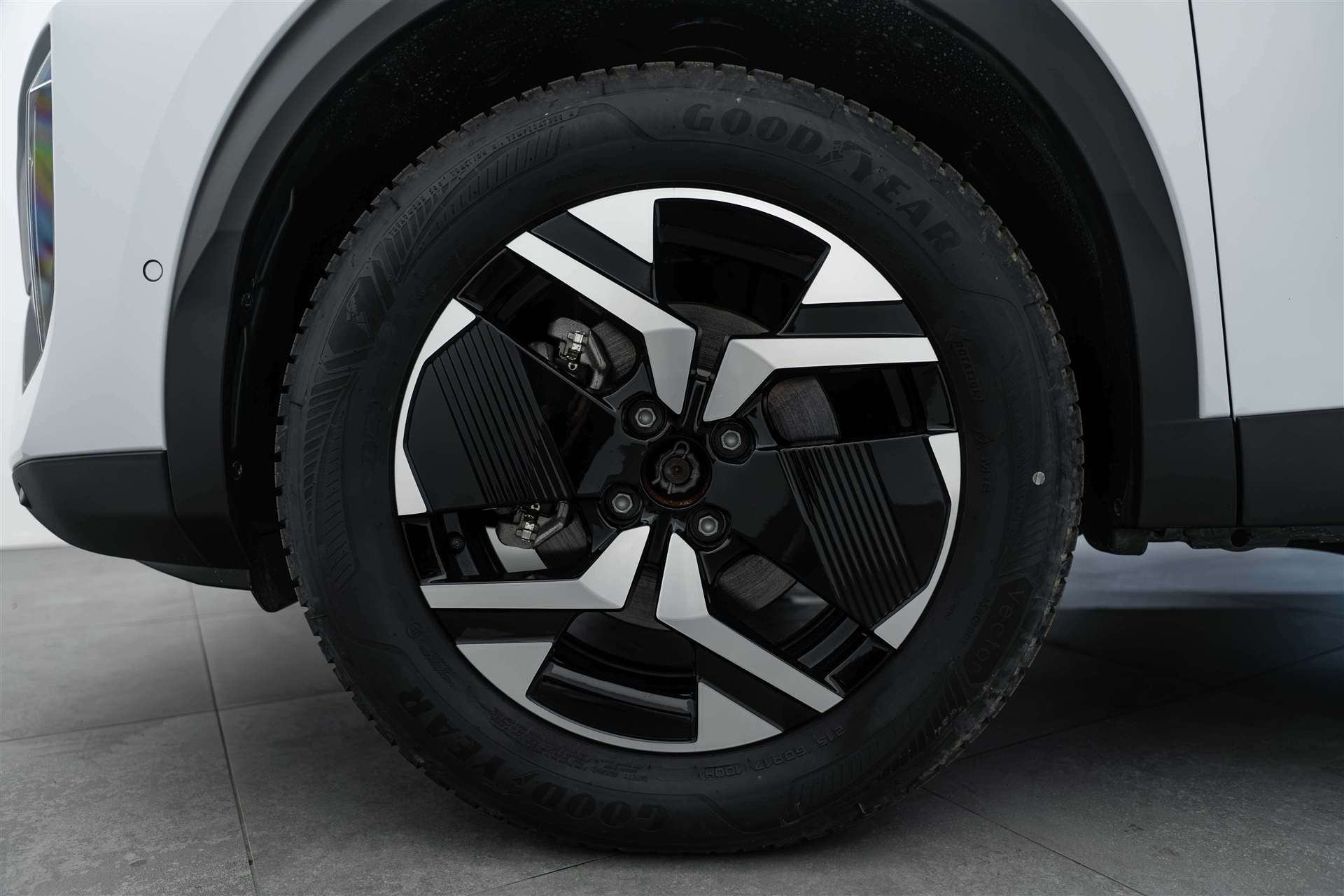 PEUGEOT PEUGEOT 2008 1.2 145 MHEV Allure Automat-image-5