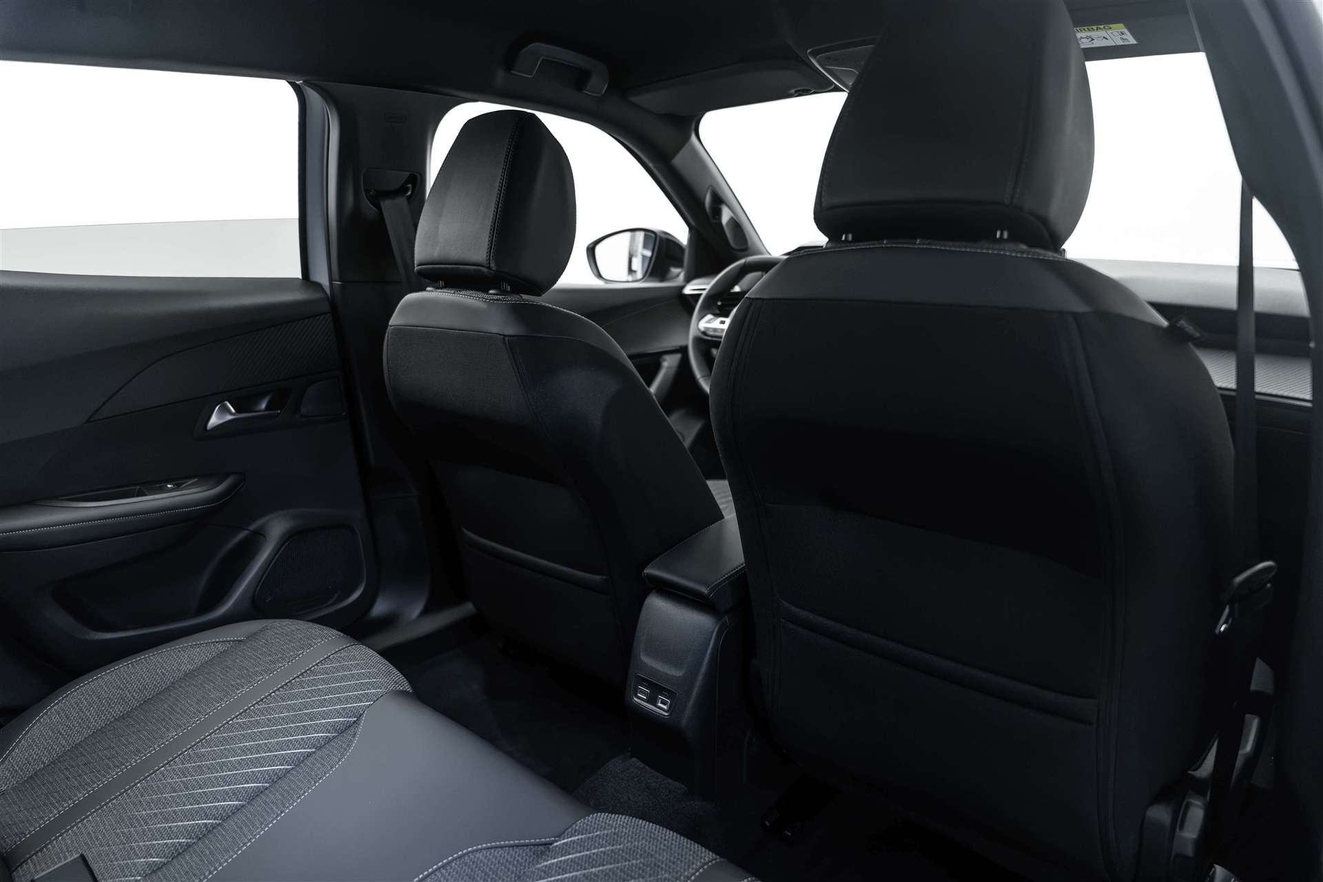 PEUGEOT PEUGEOT 2008 1.2 145 MHEV Allure Automat-image-12