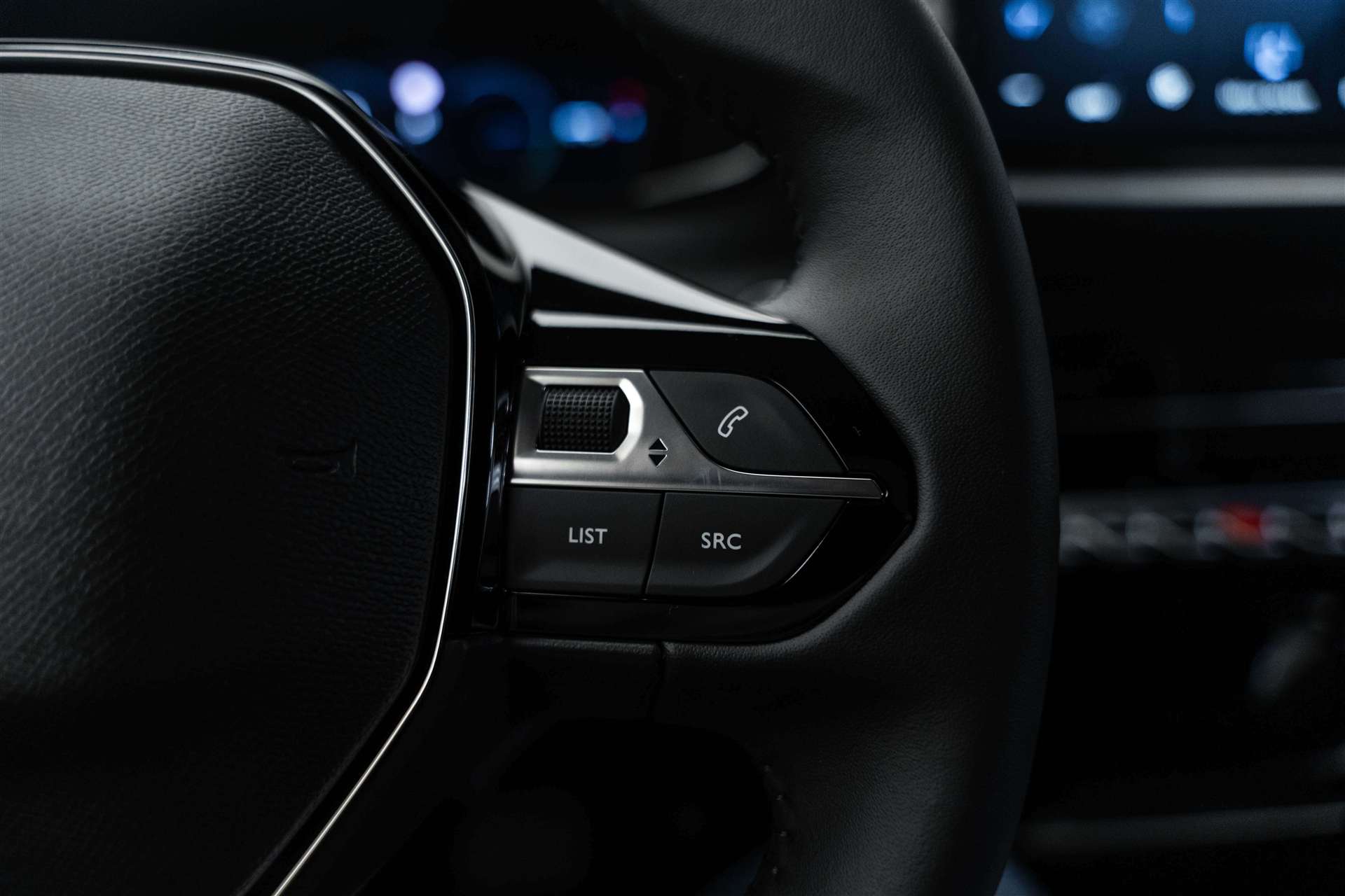 PEUGEOT PEUGEOT 2008 1.2 145 MHEV Allure Automat-image-15