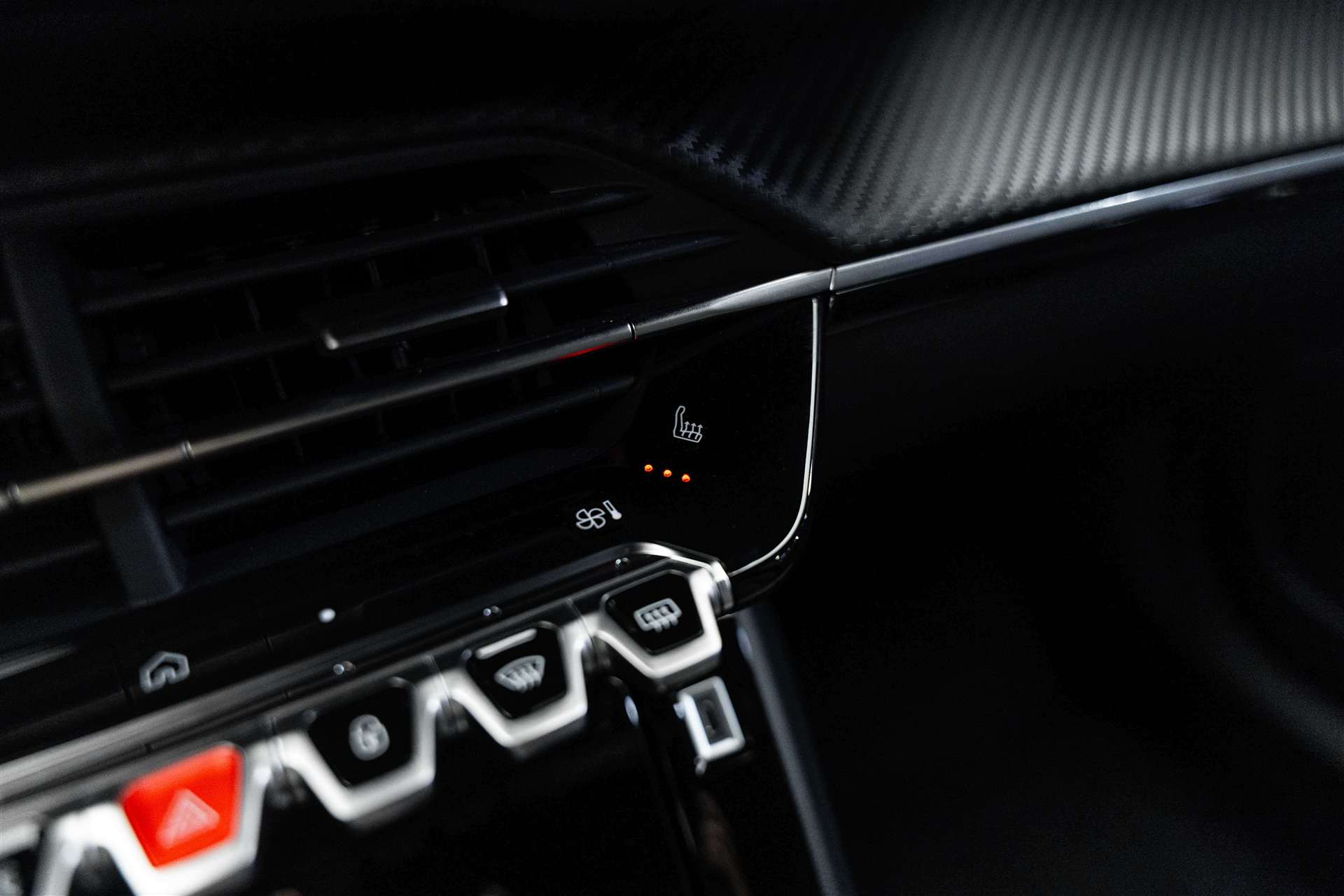 PEUGEOT PEUGEOT 2008 1.2 145 MHEV Allure Automat-image-23