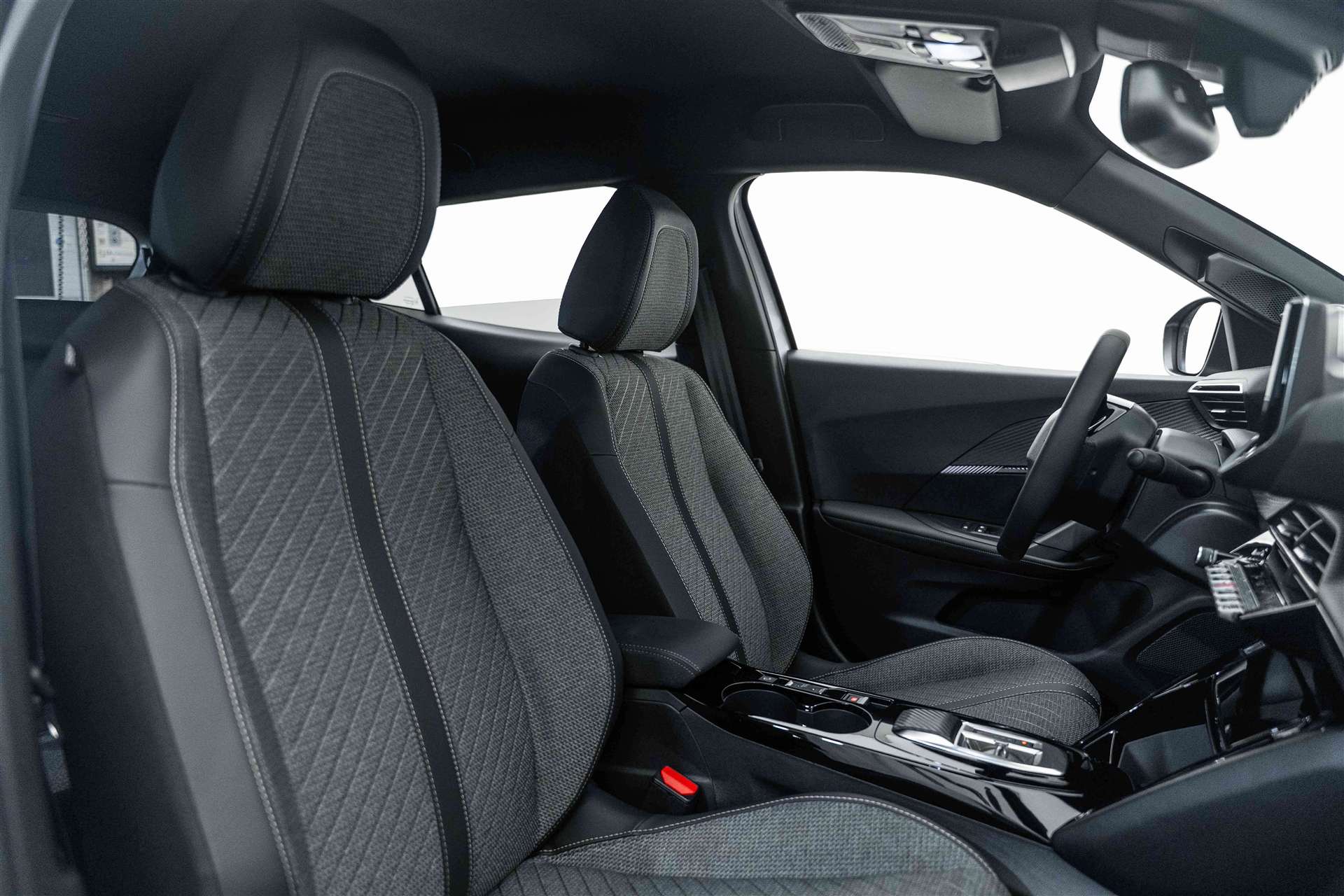 PEUGEOT PEUGEOT 2008 1.2 145 MHEV Allure Automat-image-11