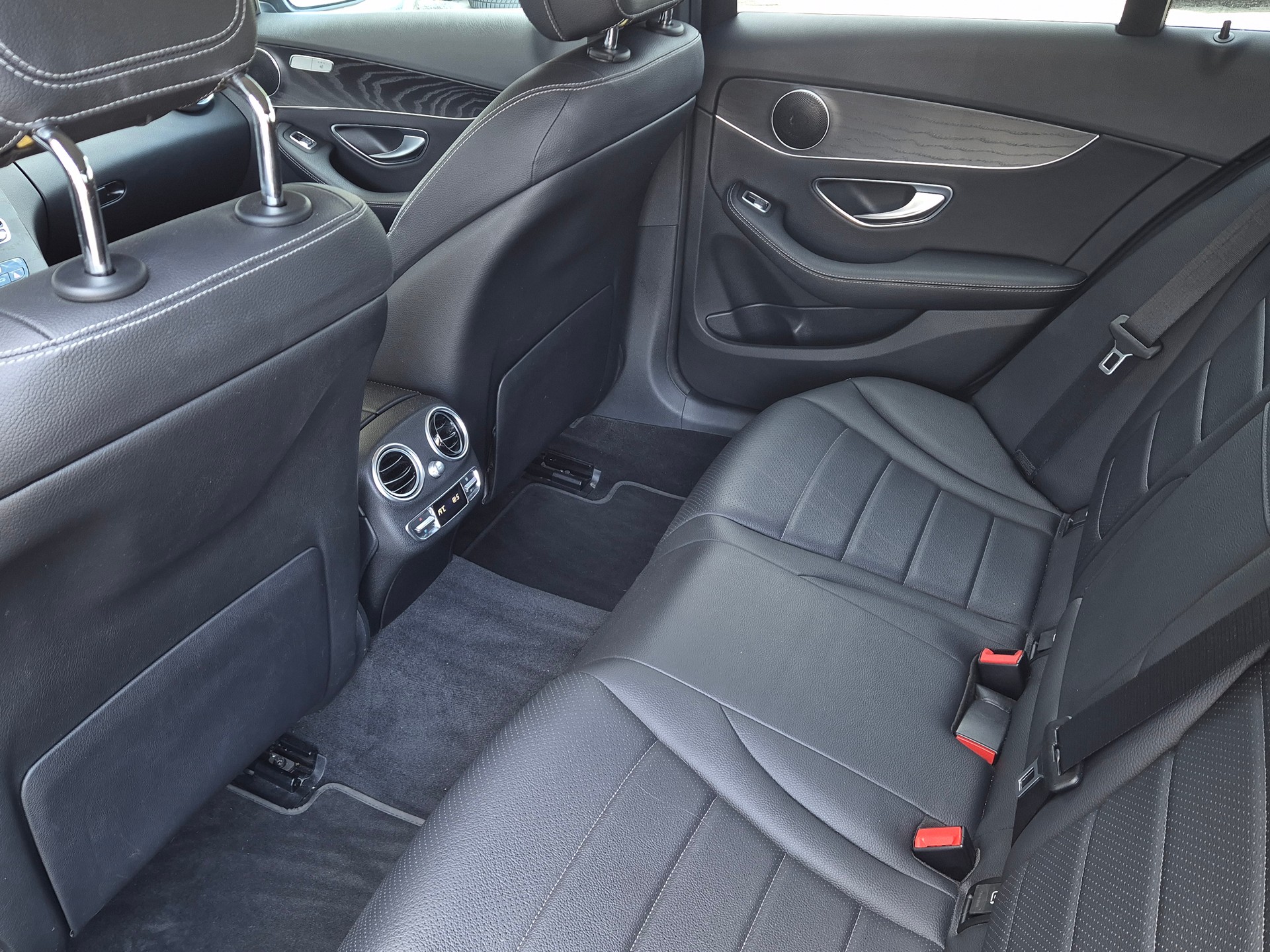 MERCEDES-BENZ C 350 e Avantgarde 7G-Tronic-image-16