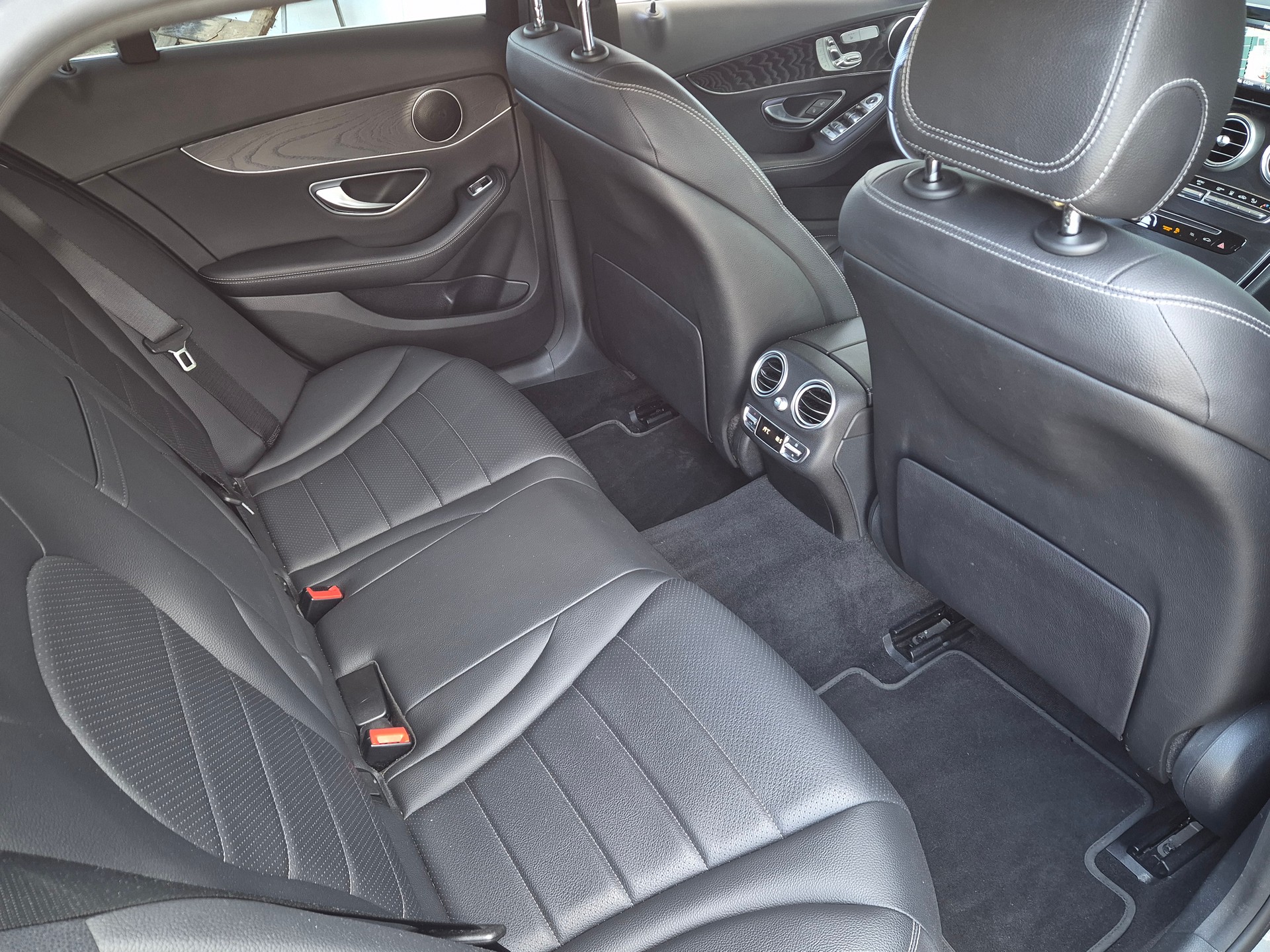 MERCEDES-BENZ C 350 e Avantgarde 7G-Tronic-image-17