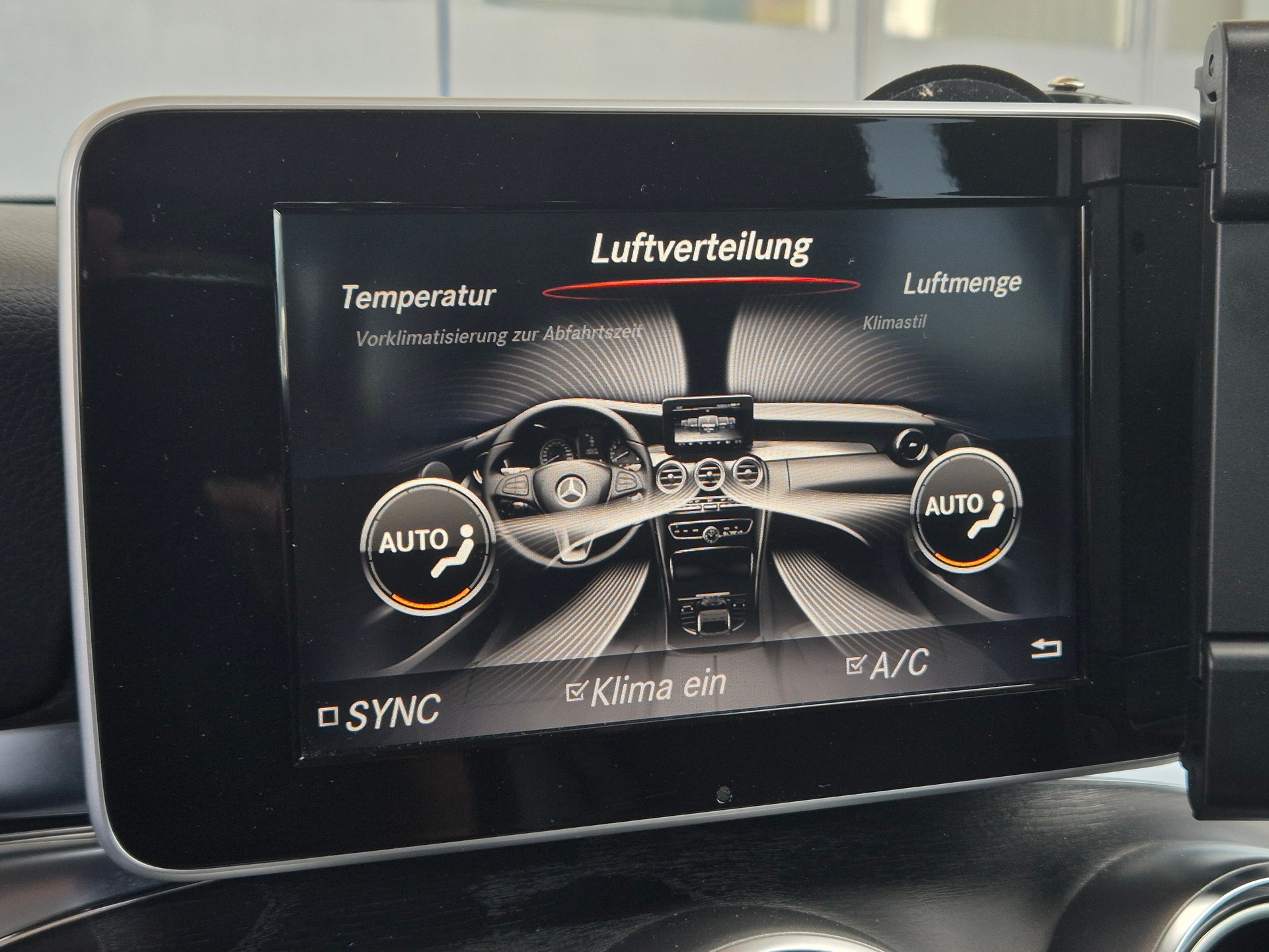 MERCEDES-BENZ C 350 e Avantgarde 7G-Tronic-image-31