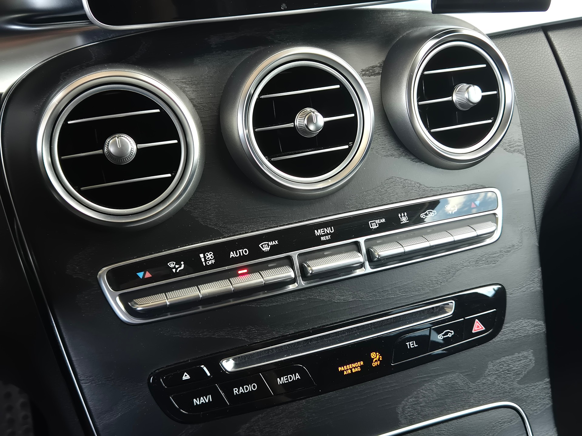 MERCEDES-BENZ C 350 e Avantgarde 7G-Tronic-image-19
