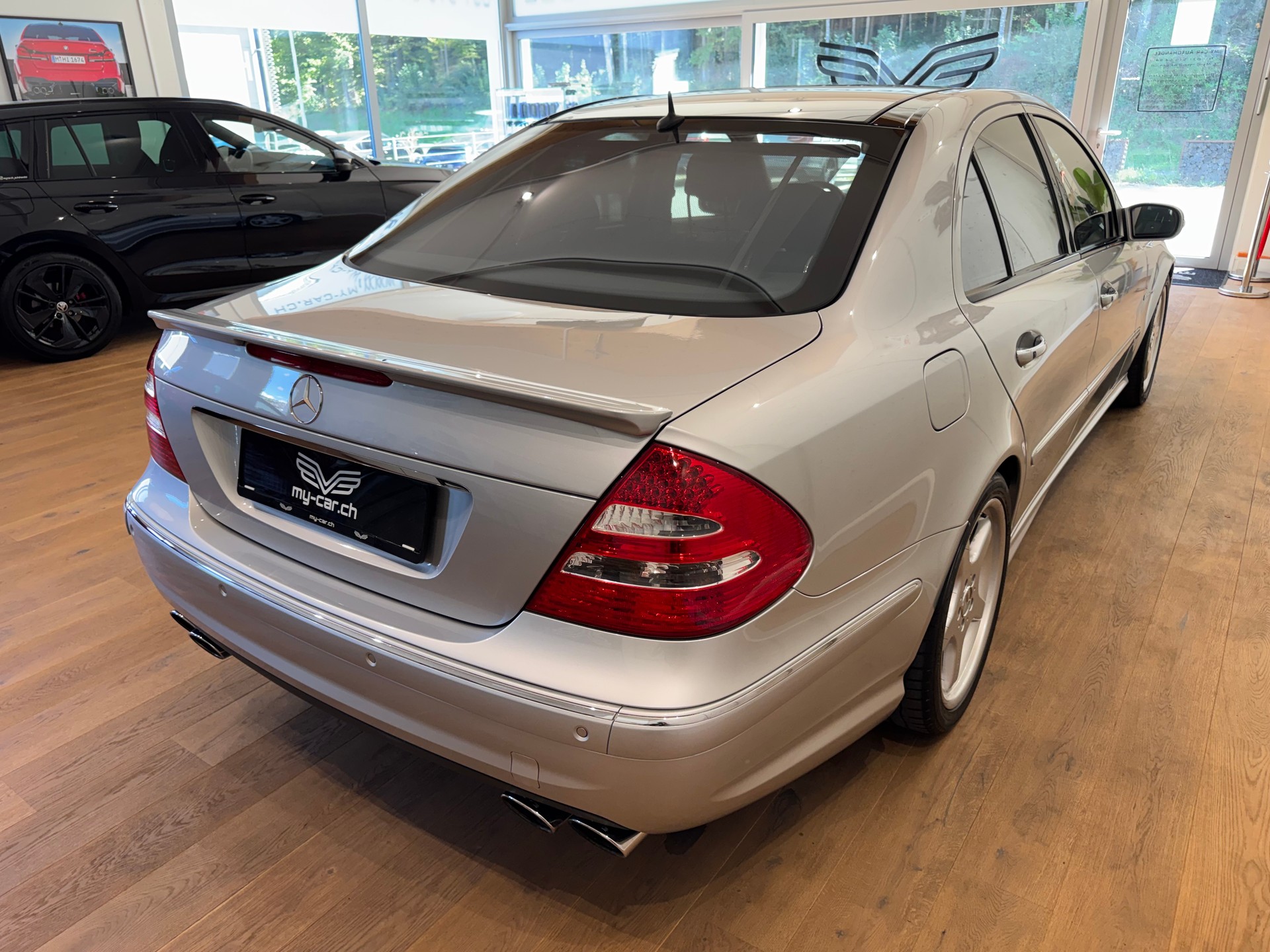 MERCEDES-BENZ E 55 AMG V8 Avantgarde Automatic-image-14