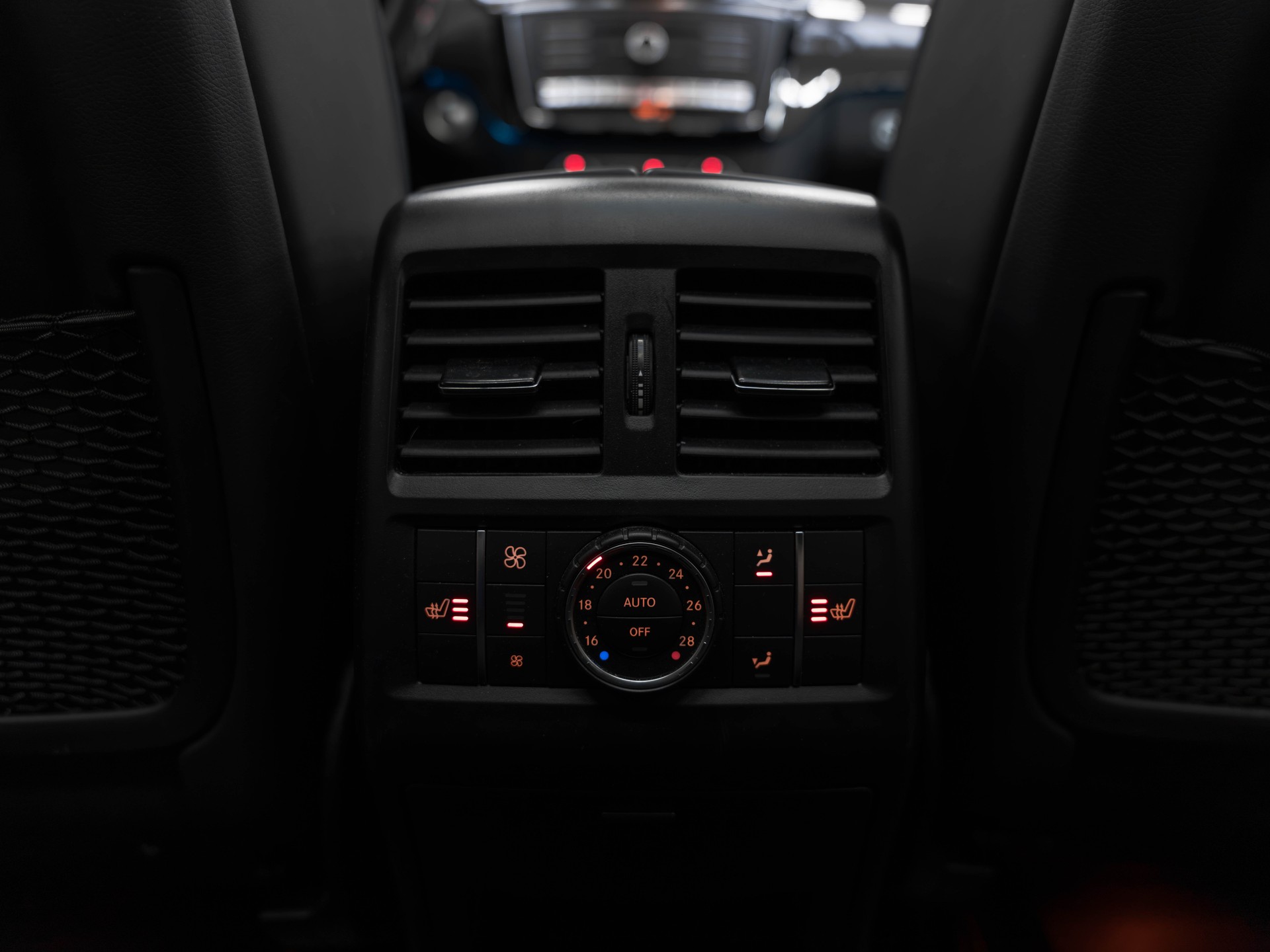 MERCEDES-BENZ GLE Coupé 63 S AMG 4Matic Speedshift-image-22