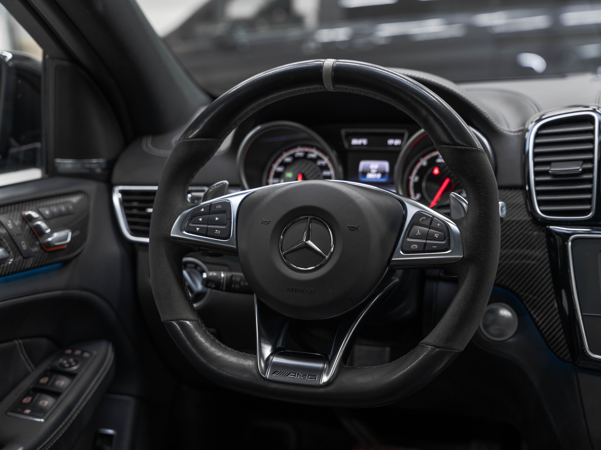 MERCEDES-BENZ GLE Coupé 63 S AMG 4Matic Speedshift-image-23