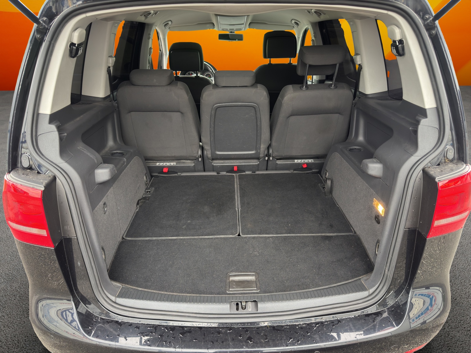 VW Touran 2.0 TDI Comfortline DSG-image-12