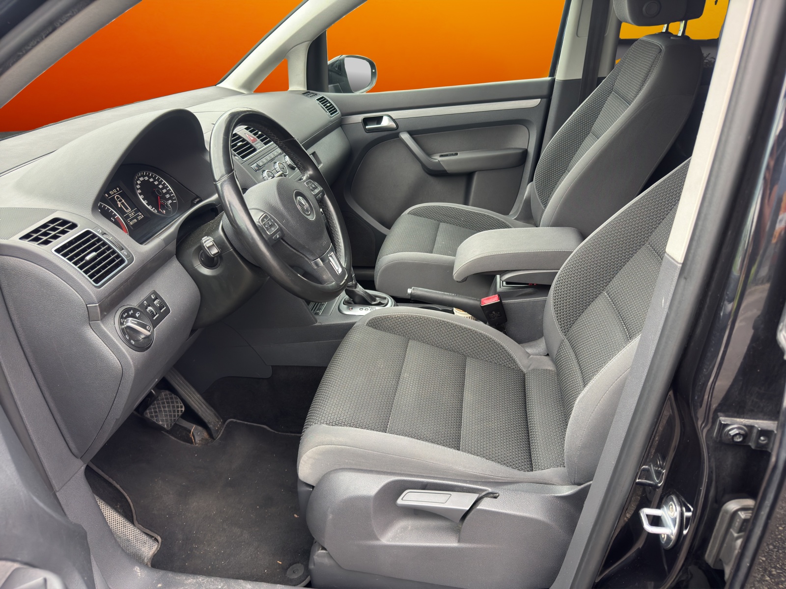 VW Touran 2.0 TDI Comfortline DSG-image-10