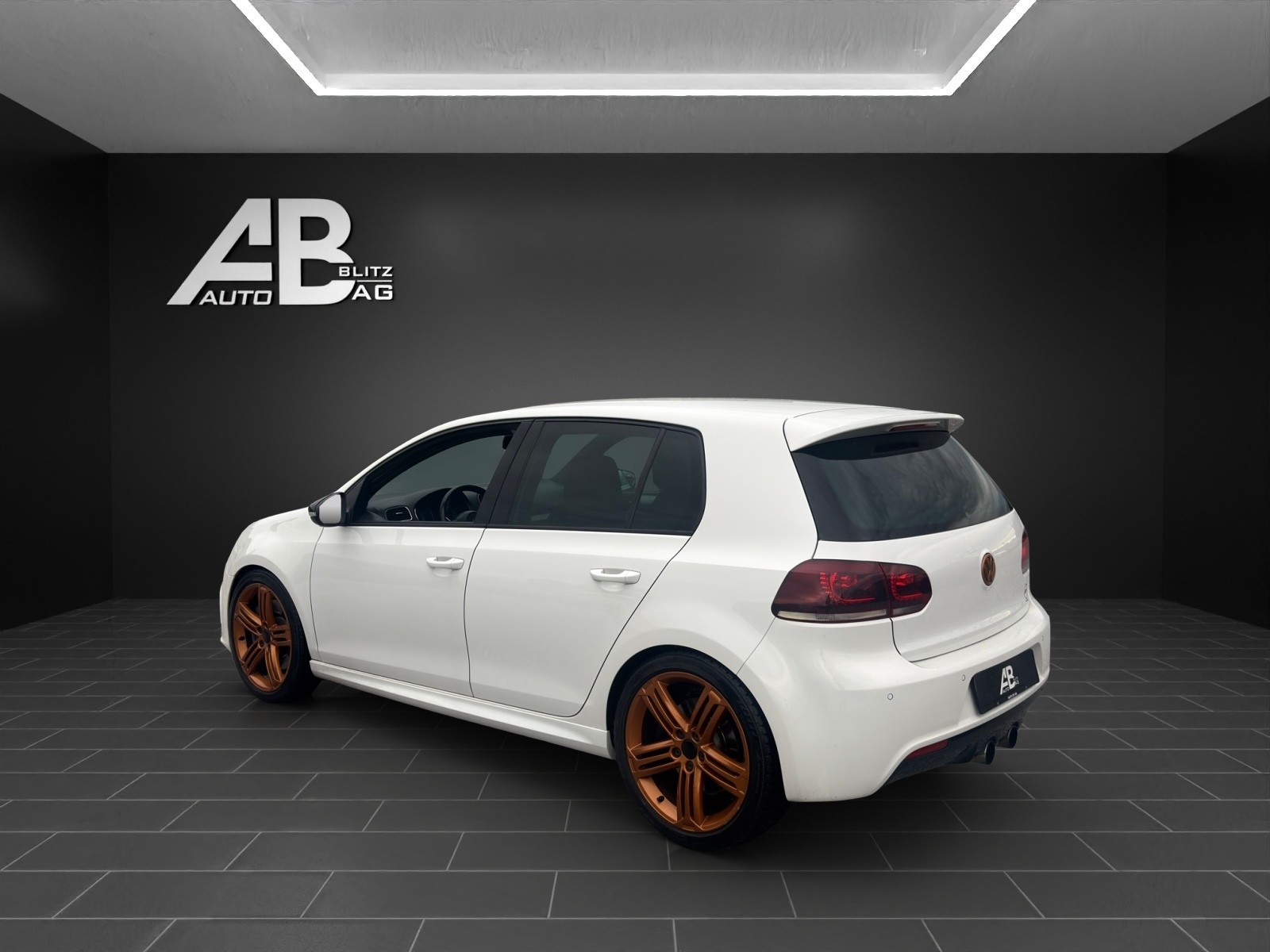 VW Golf 2.0 TSI R 4Motion DSG mit 270 PS-image-2