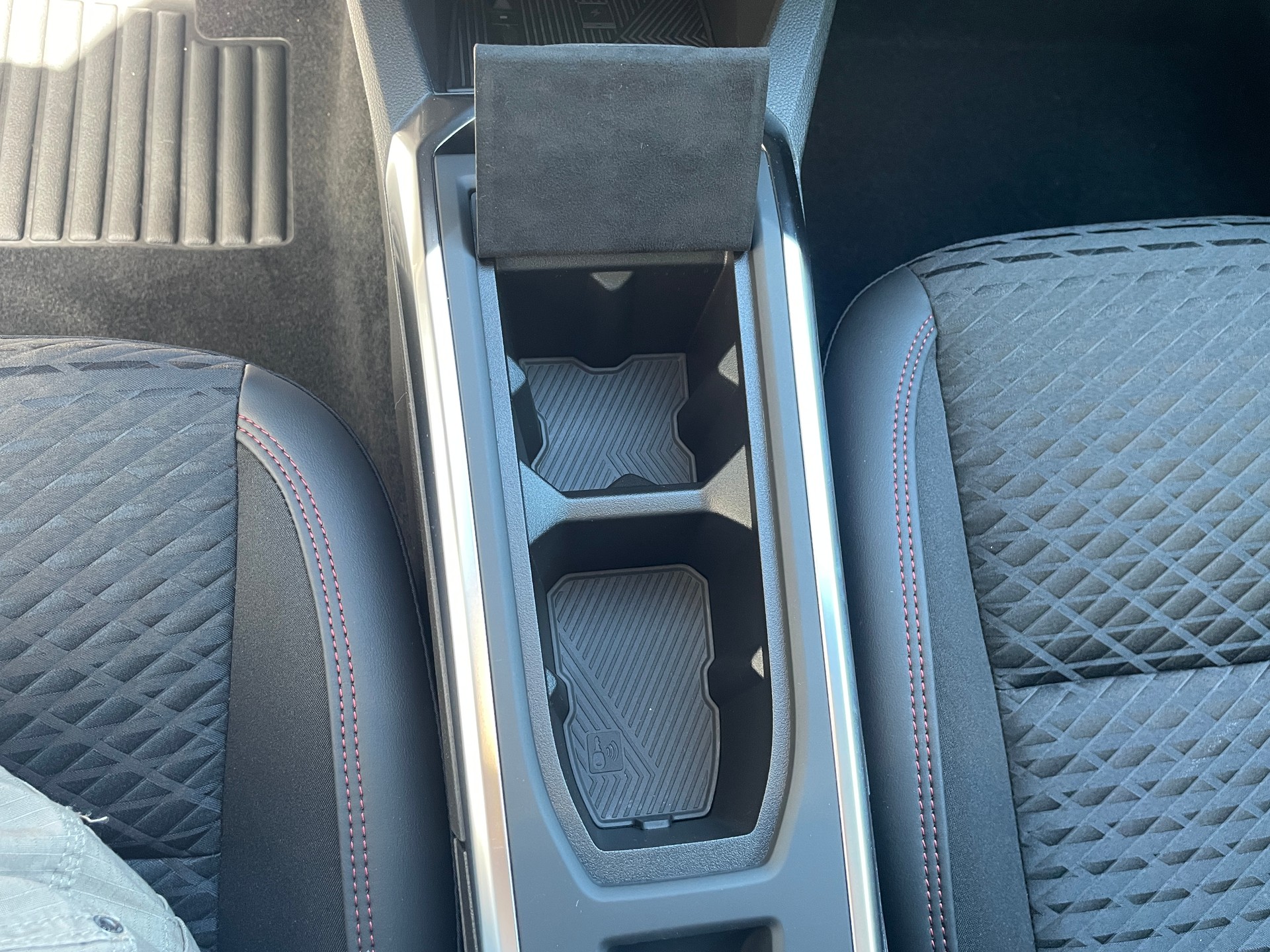 RENAULT Clio 1.8 E-Tech Techno-image-11