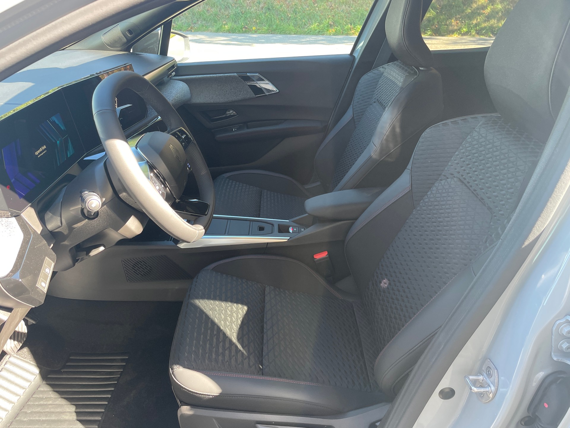 RENAULT Clio 1.8 E-Tech Techno-image-10