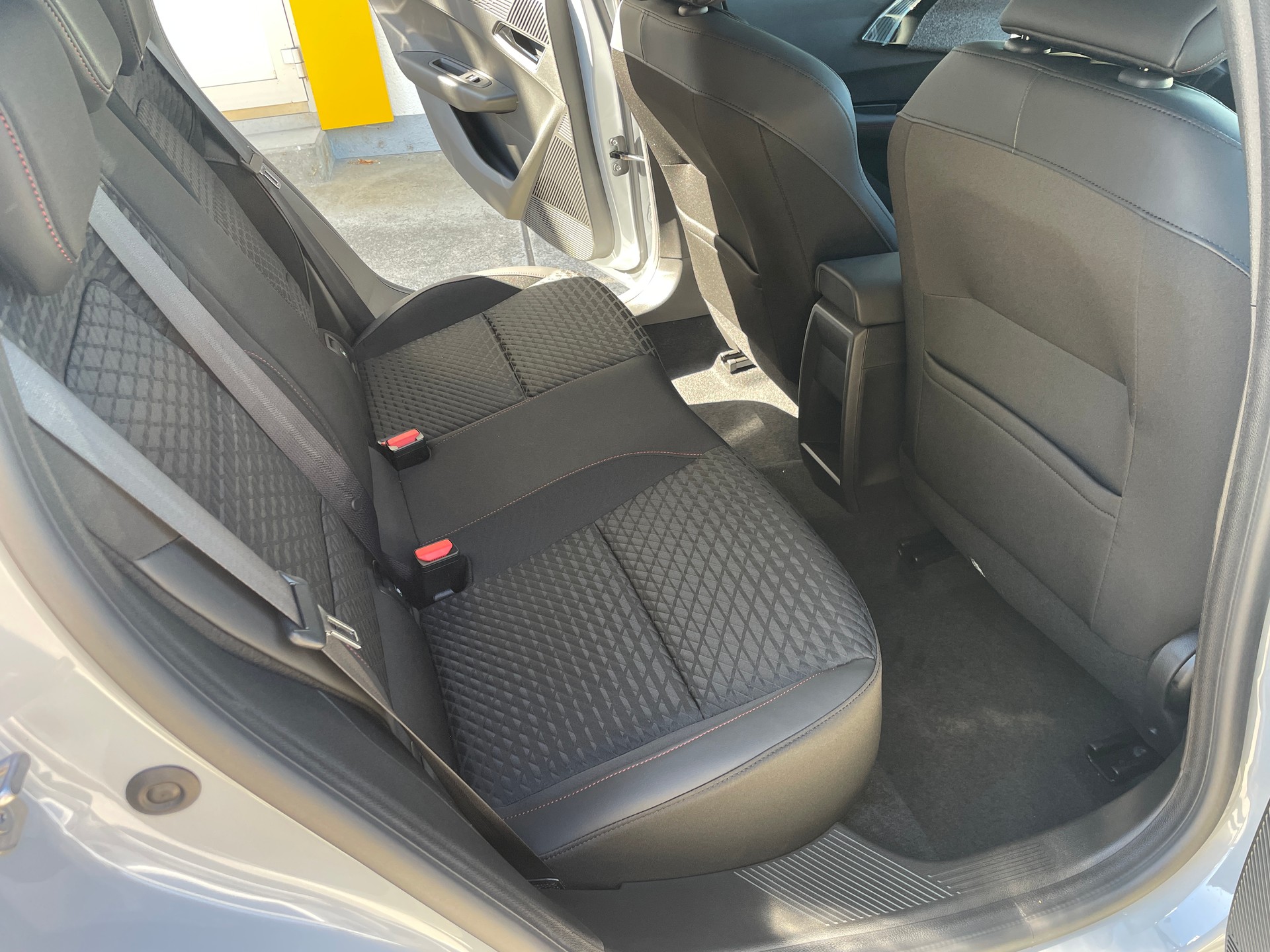 RENAULT Clio 1.8 E-Tech Techno-image-5