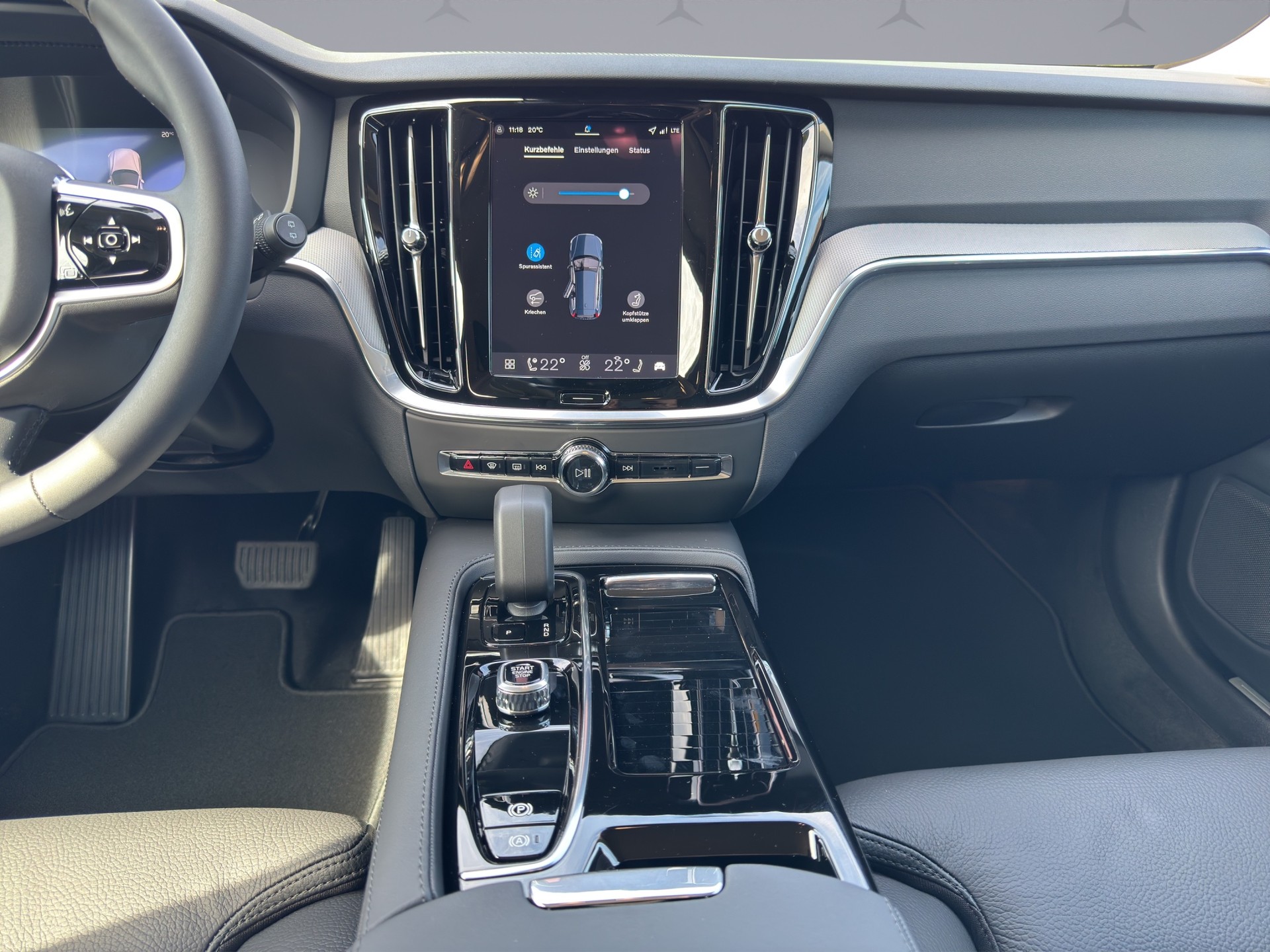 VOLVO V60 2.0 T6 TE Plus Dark eAWD-image-13