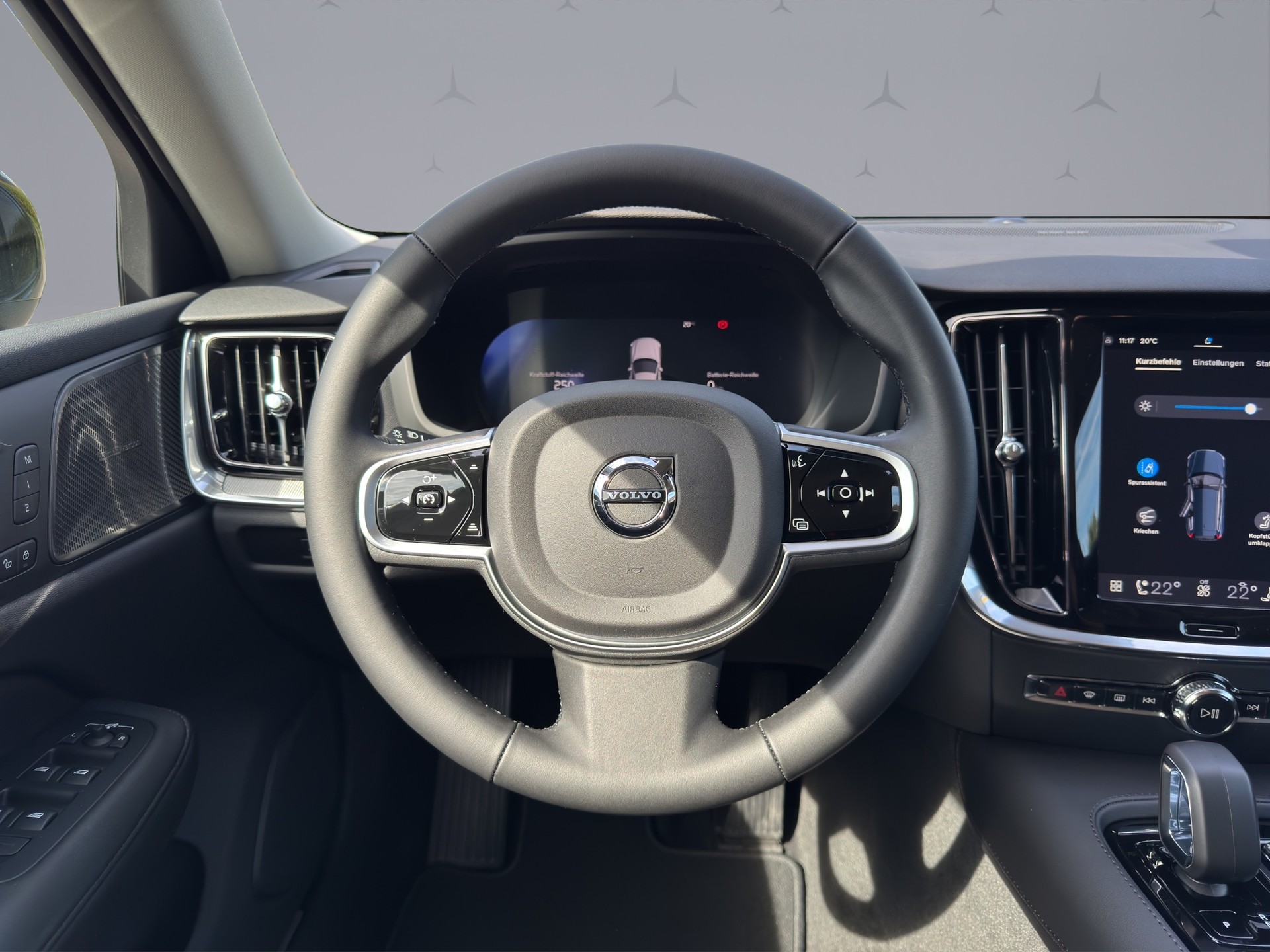 VOLVO V60 2.0 T6 TE Plus Dark eAWD-image-11