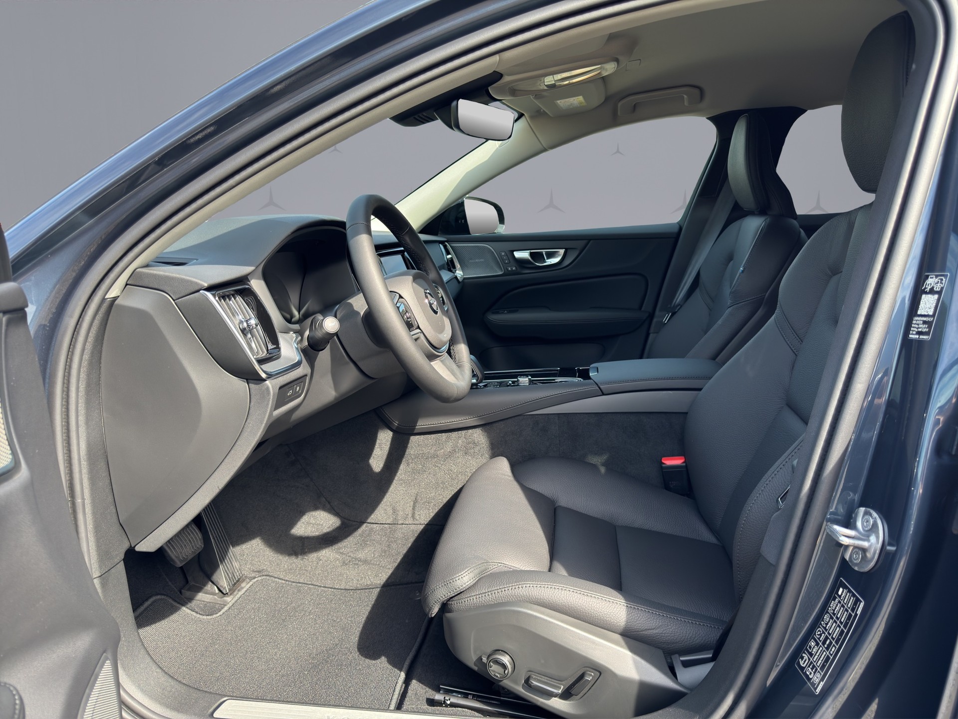 VOLVO V60 2.0 T6 TE Plus Dark eAWD-image-8