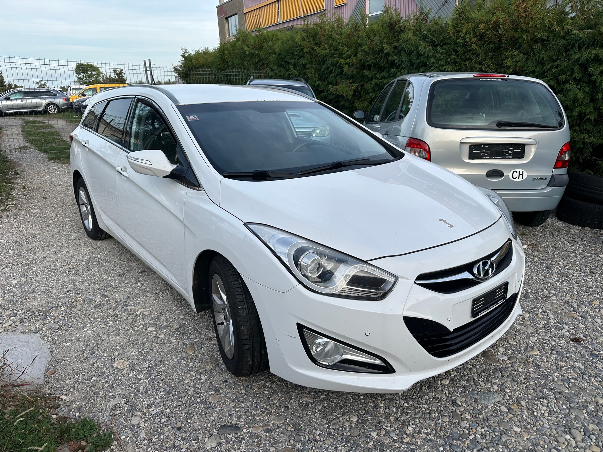HYUNDAI i40 Wagon 1.7 CRDI Style Automatic-image-1