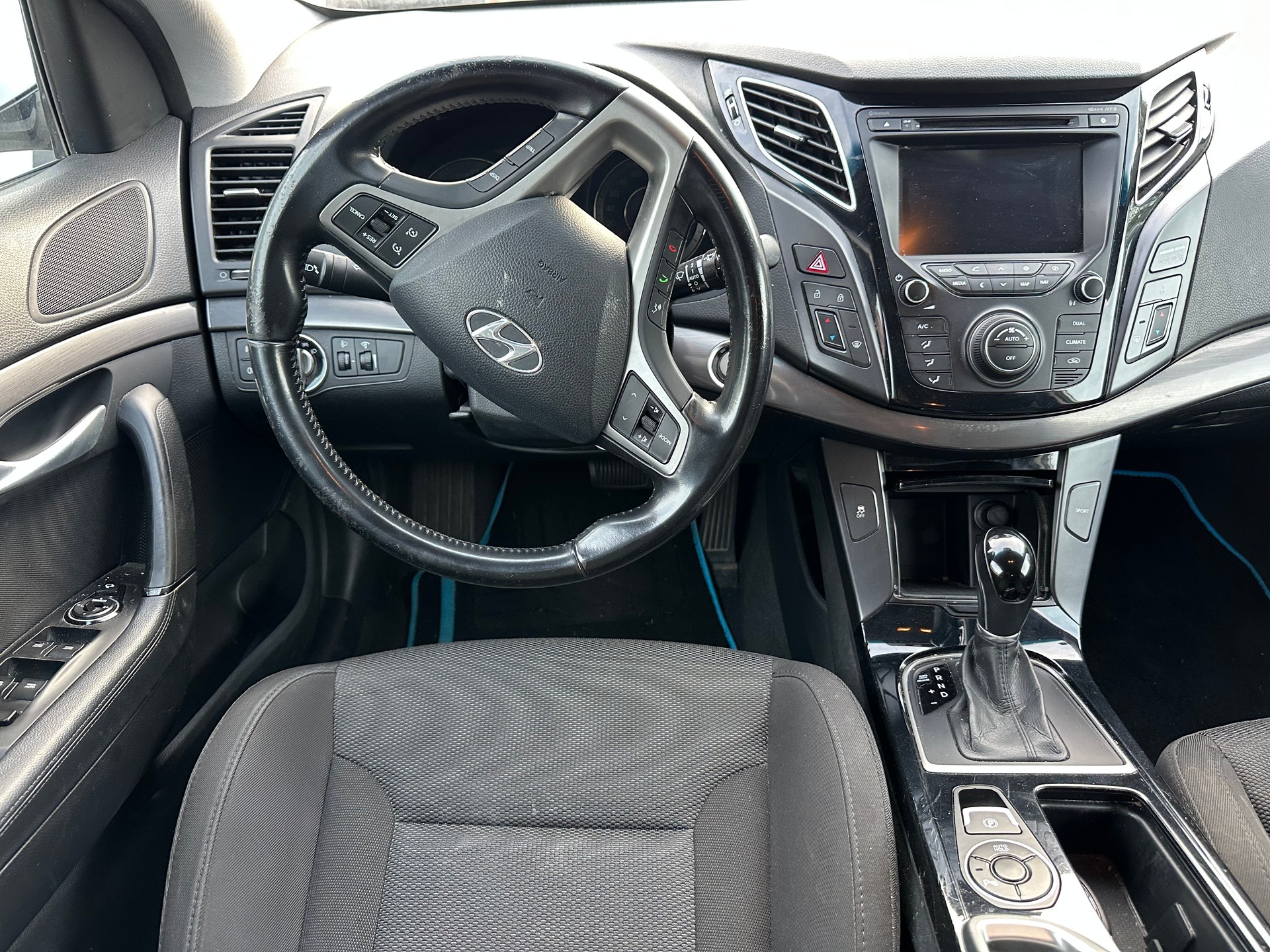 HYUNDAI i40 Wagon 1.7 CRDI Style Automatic-image-7