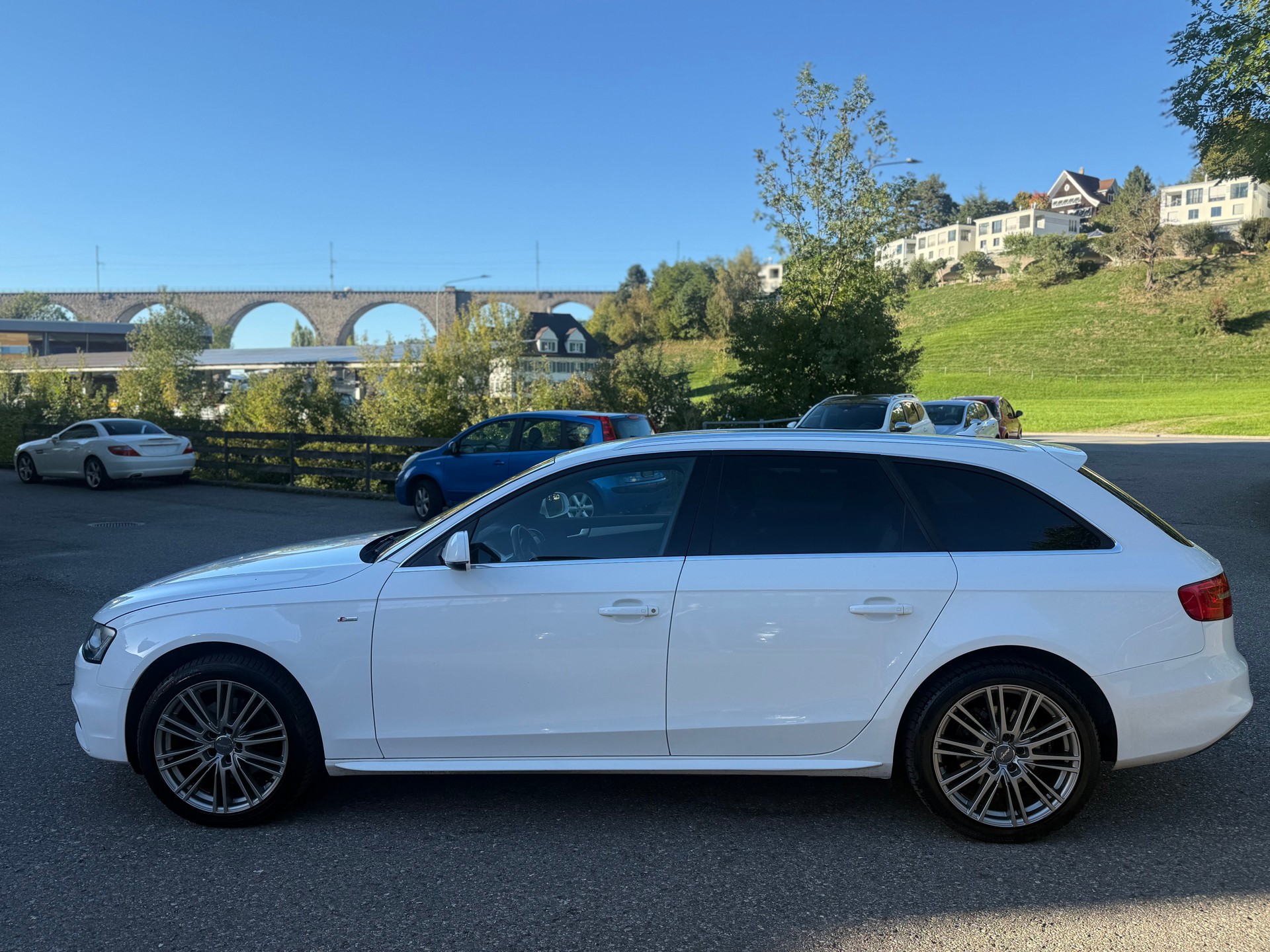 AUDI A4 Avant 2.0 TDI quattro S-tronic-image-11