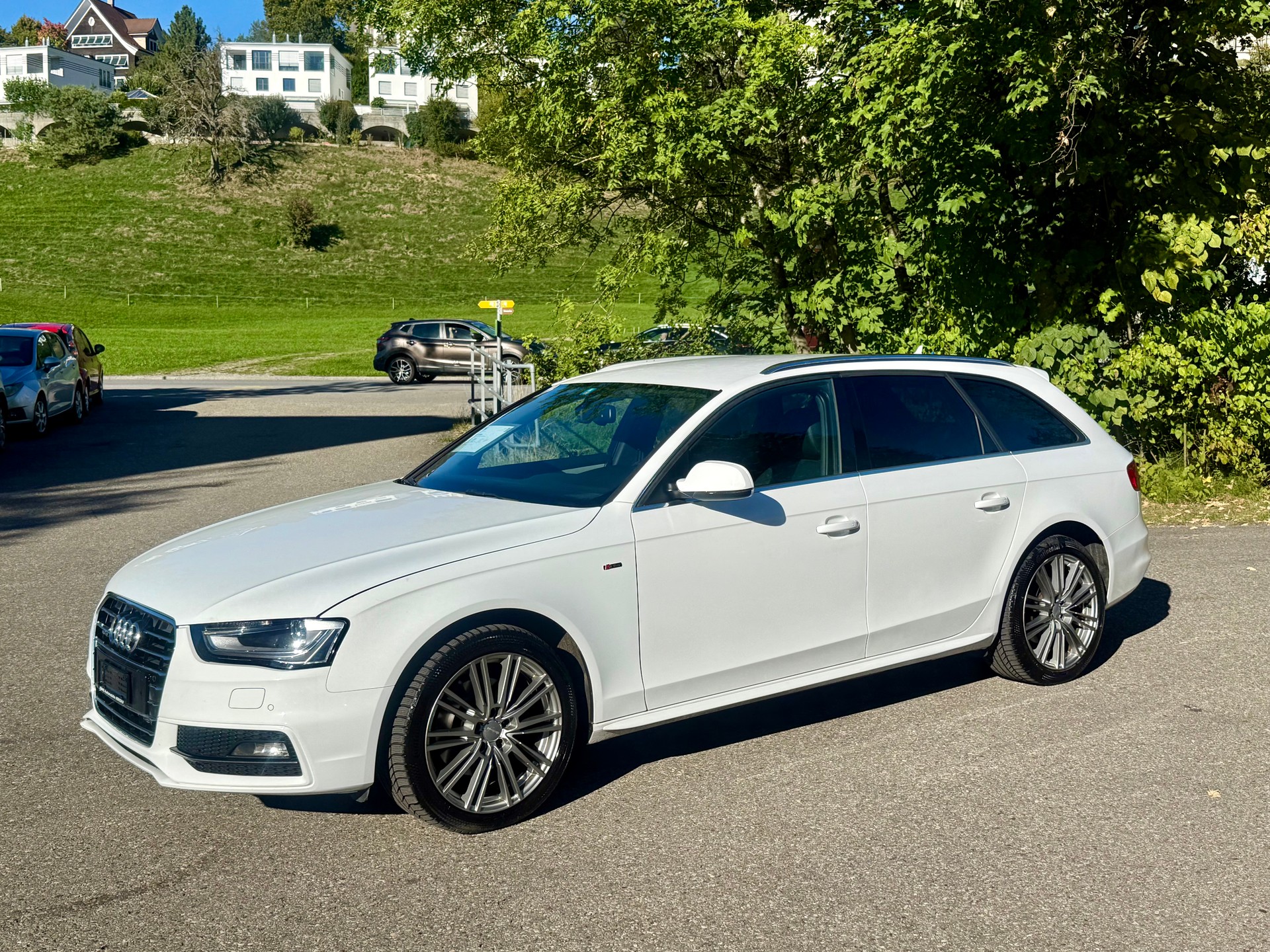 AUDI A4 Avant 2.0 TDI quattro S-tronic-image-2