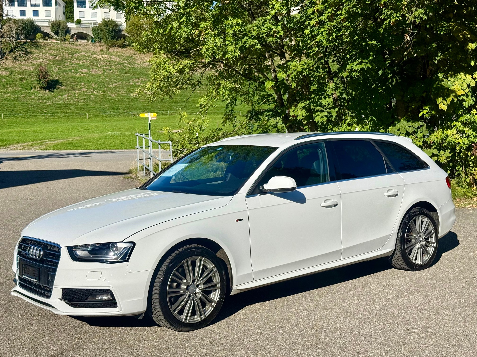 AUDI A4 Avant 2.0 TDI quattro S-tronic-image-1