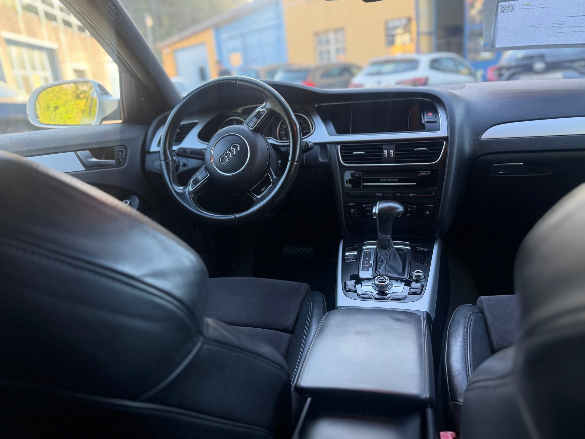 AUDI A4 Avant 2.0 TDI quattro S-tronic-image-9