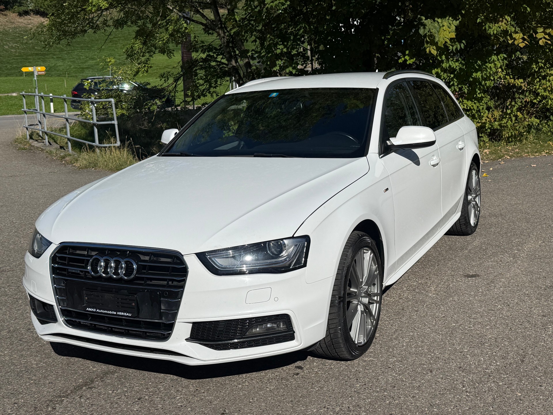 AUDI A4 Avant 2.0 TDI quattro S-tronic-image-14