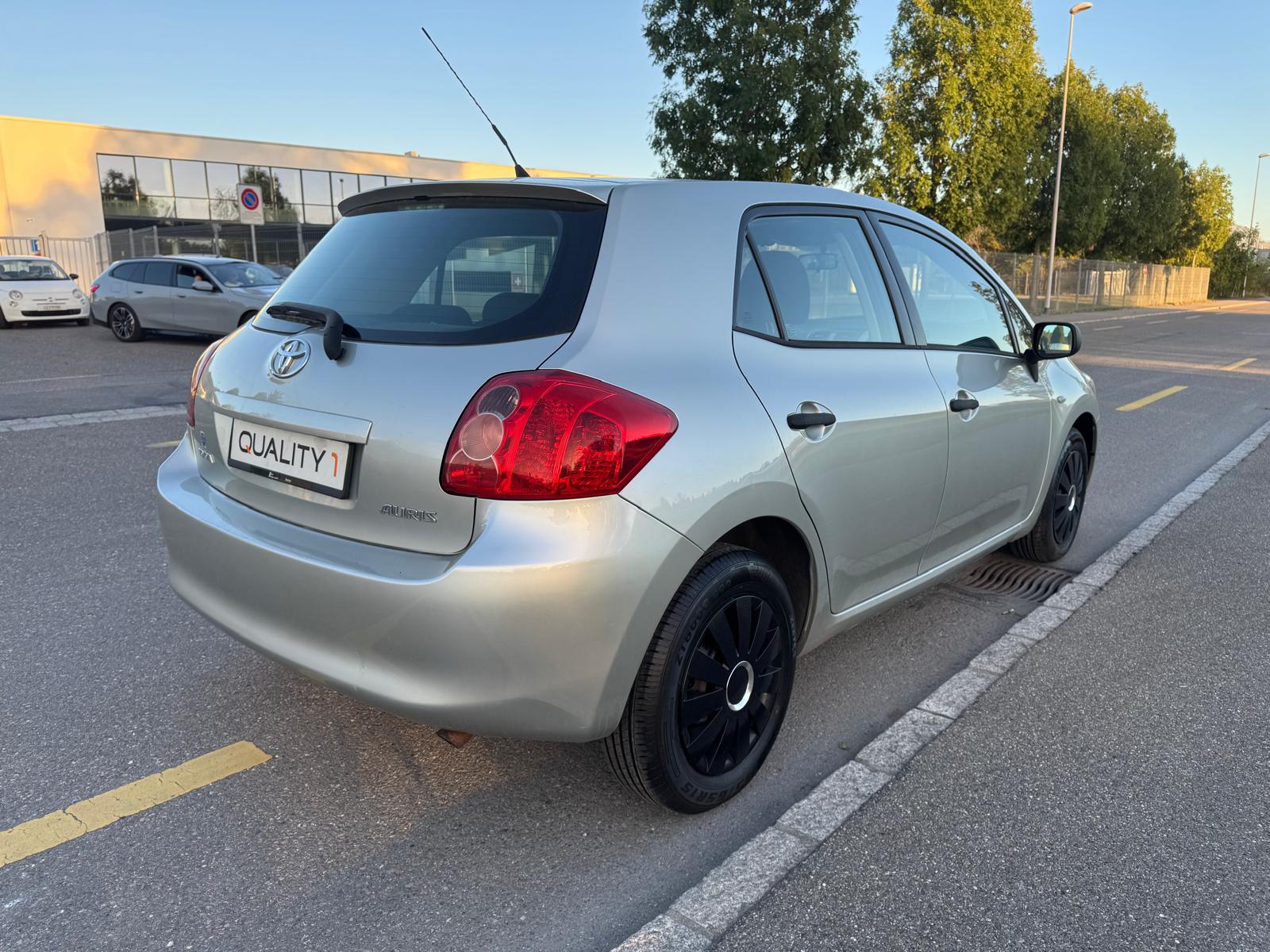 TOYOTA Auris 1.4 Linea Luna-image-4
