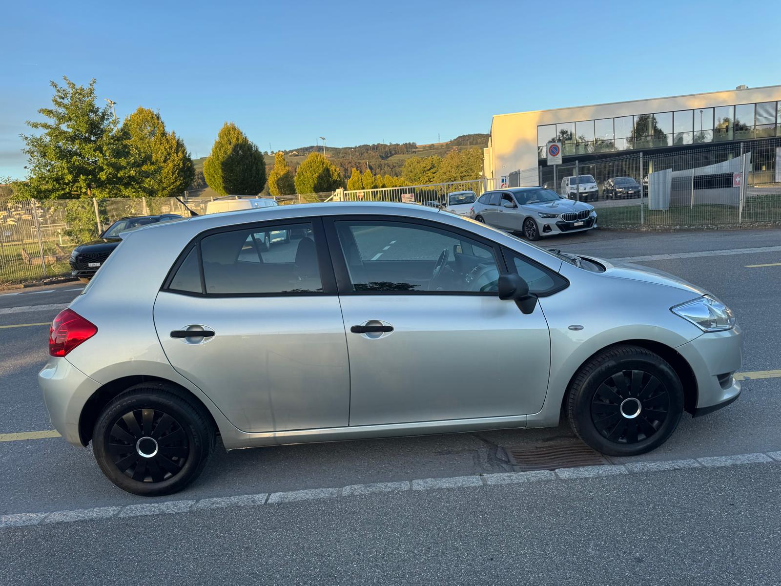 TOYOTA Auris 1.4 Linea Luna-image-5