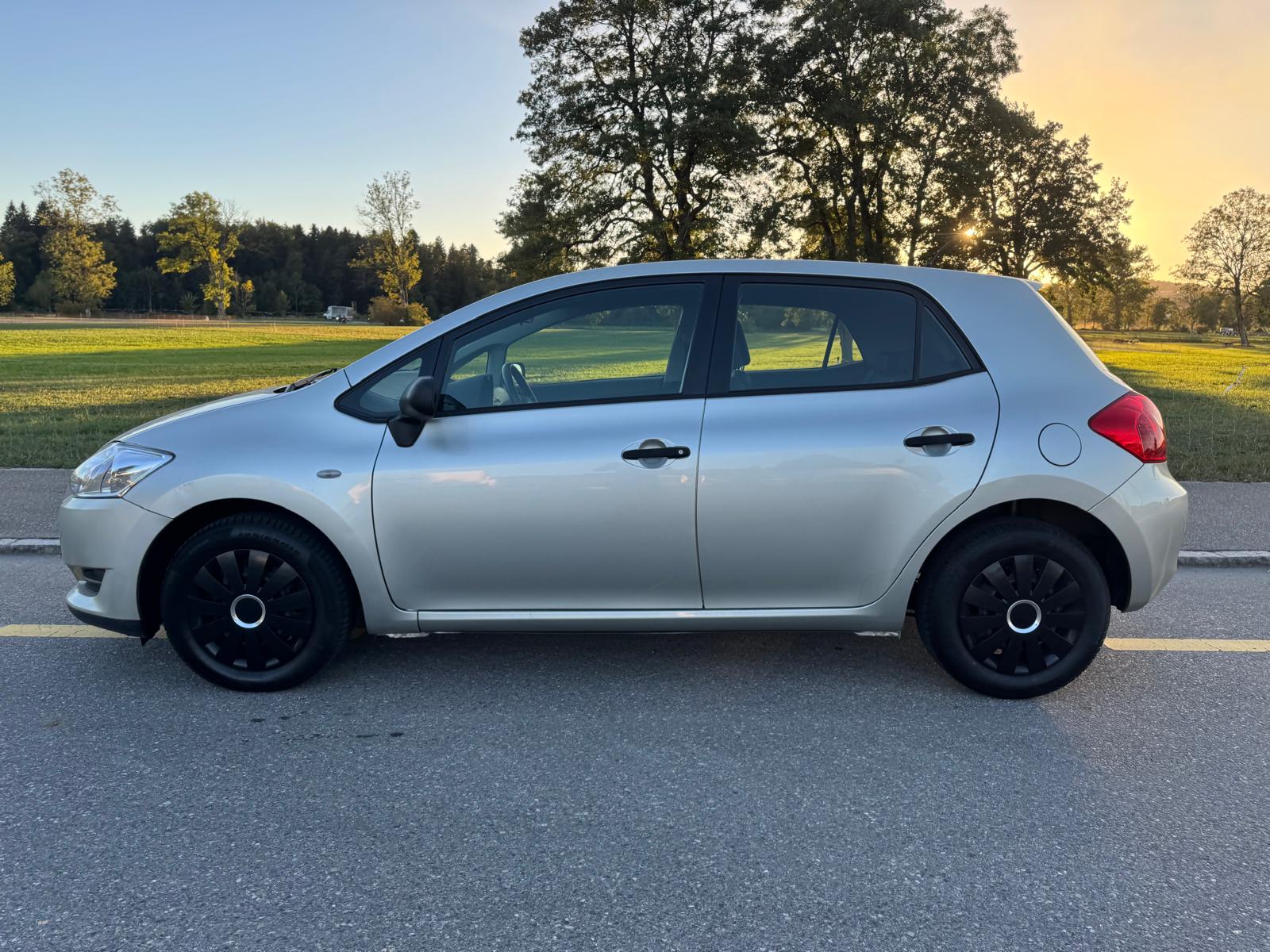 TOYOTA Auris 1.4 Linea Luna-image-1