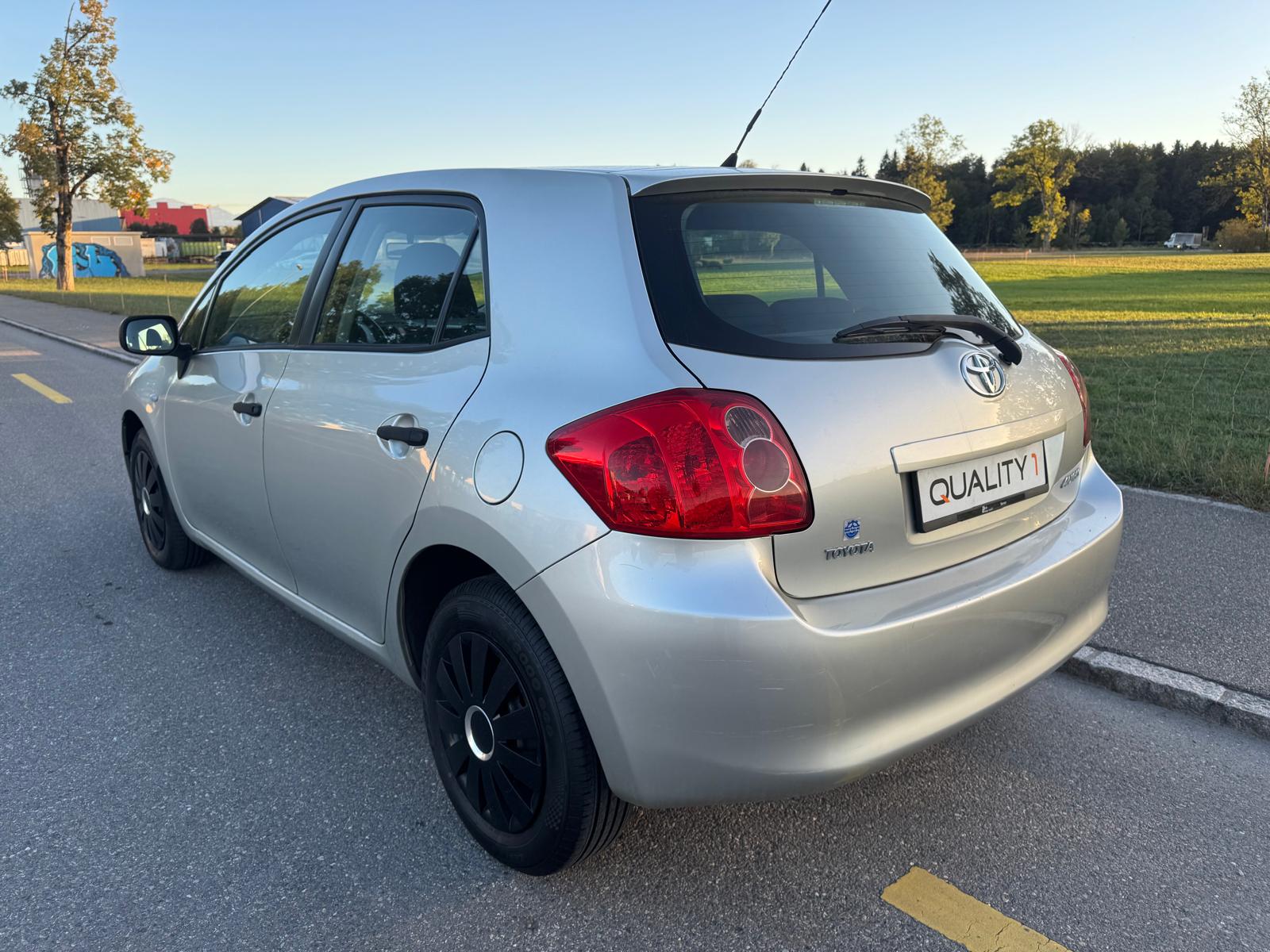 TOYOTA Auris 1.4 Linea Luna-image-2