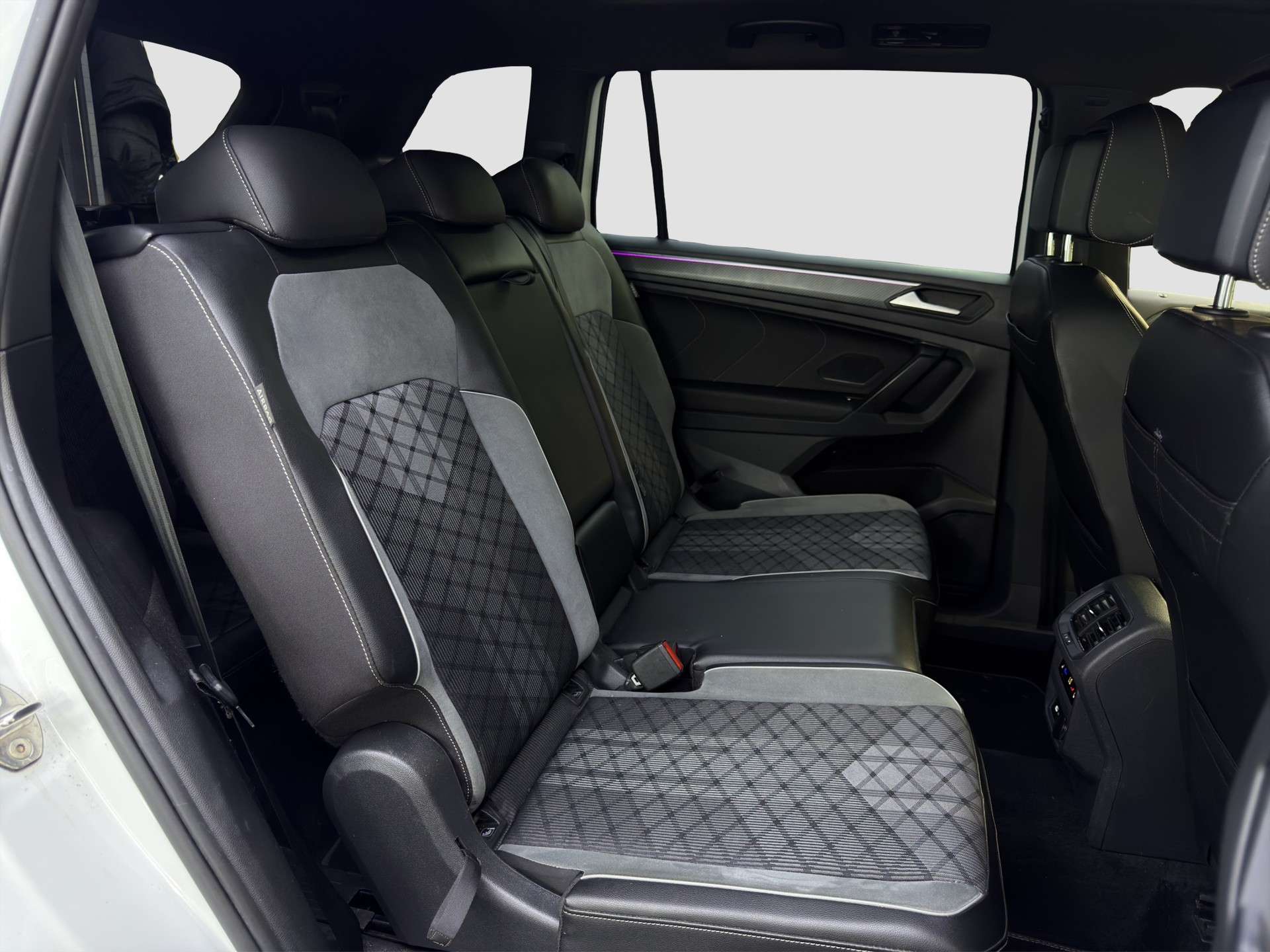 VW Tiguan Allspace 2.0TSI R-Line 4Motion DSG-image-17
