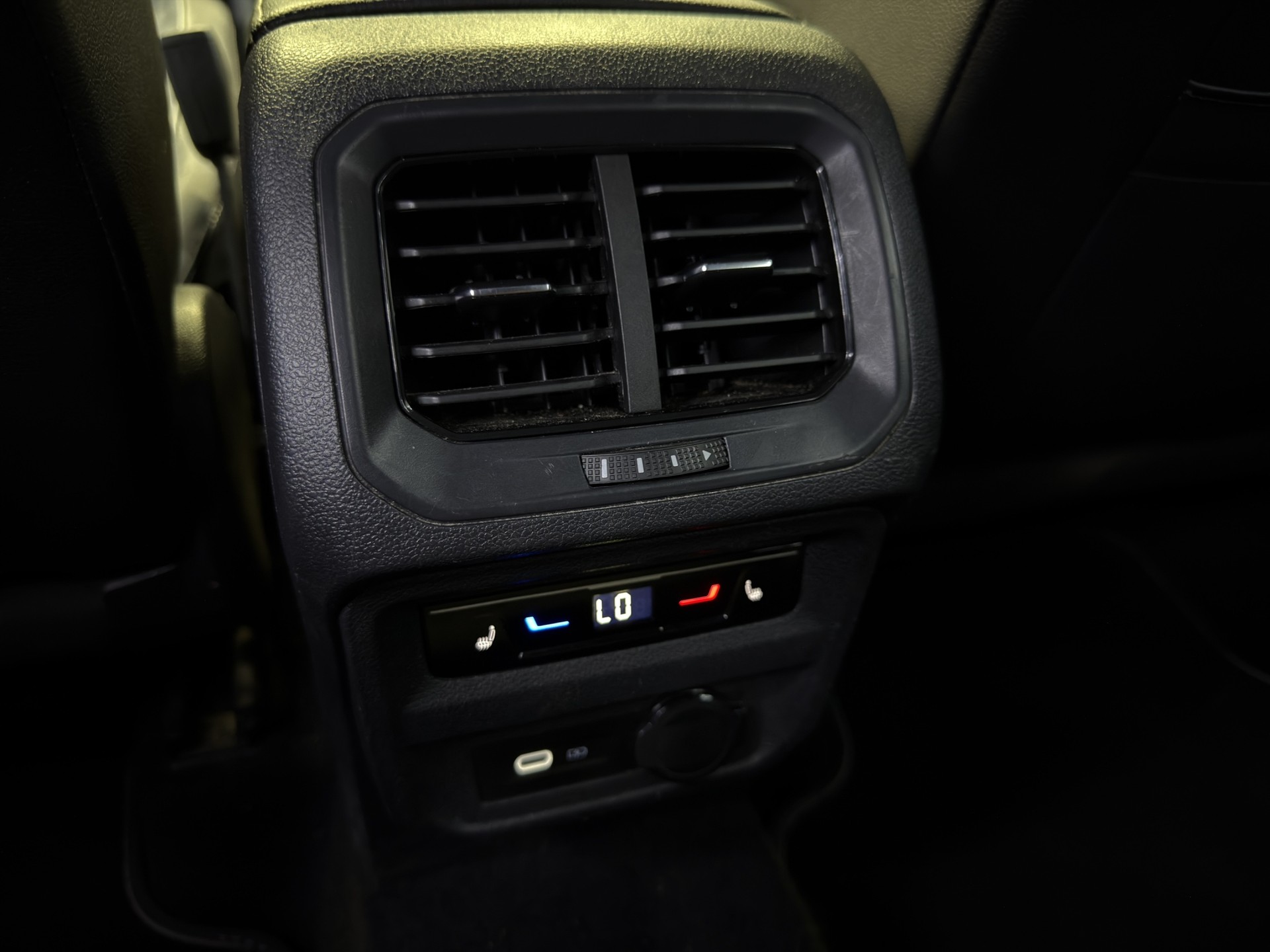 VW Tiguan Allspace 2.0TSI R-Line 4Motion DSG-image-31