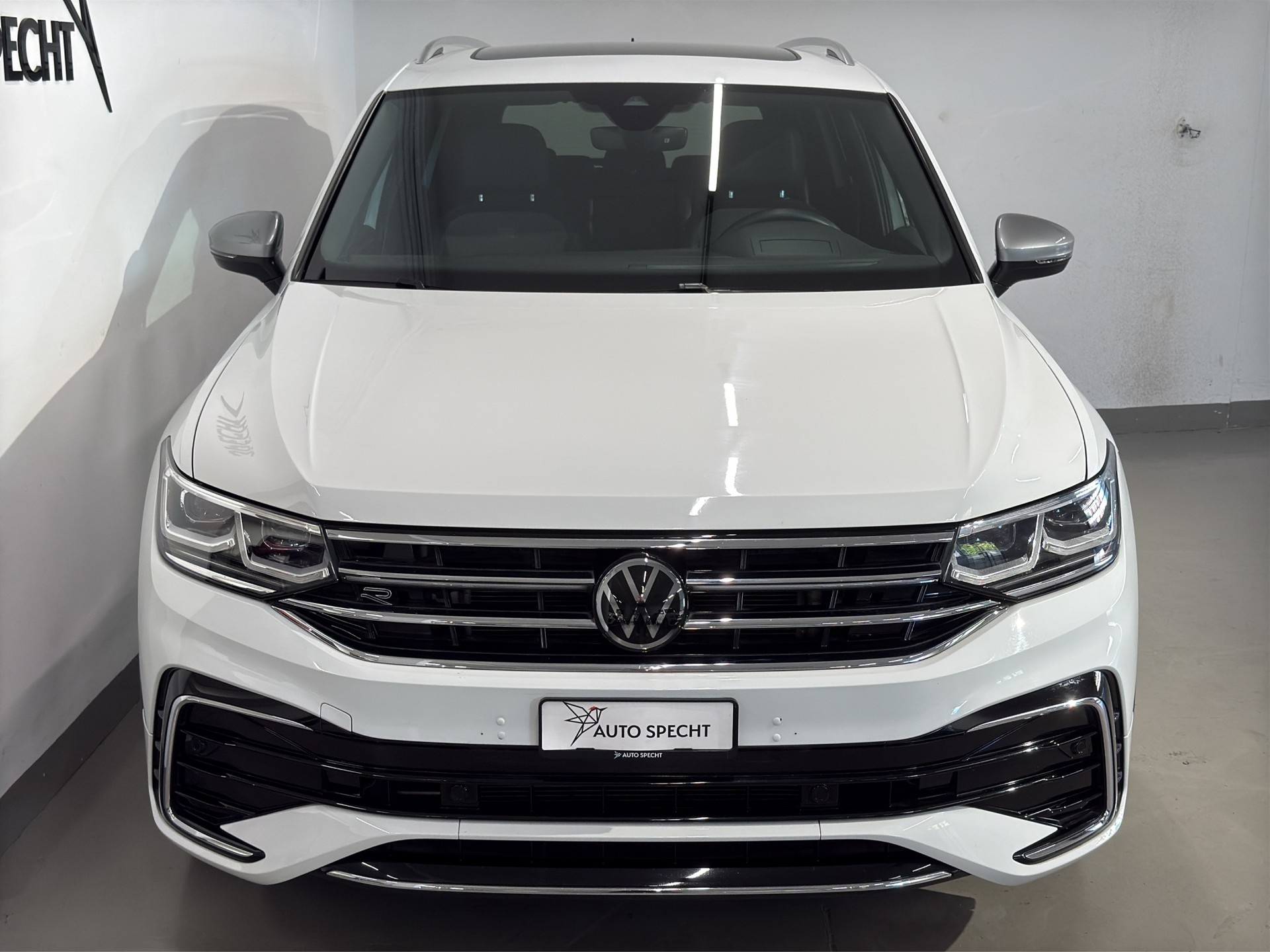 VW Tiguan Allspace 2.0TSI R-Line 4Motion DSG-image-2