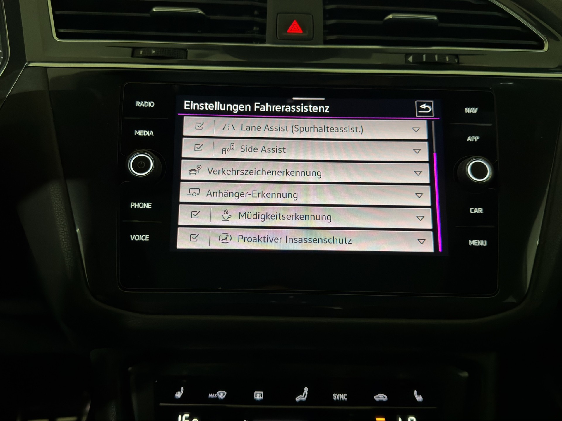 VW Tiguan Allspace 2.0TSI R-Line 4Motion DSG-image-26
