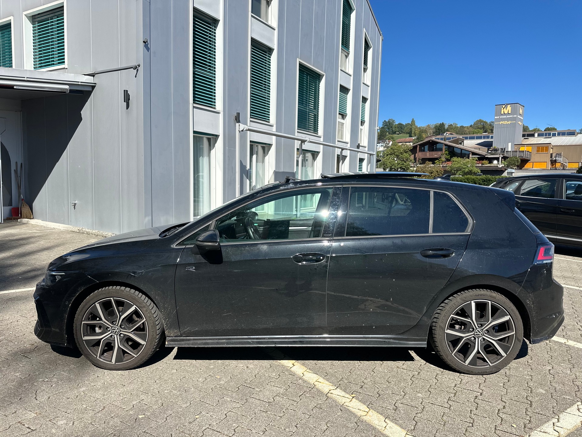 VW Golf 1.5 e TSI mHEV R-Line DSG-image-8