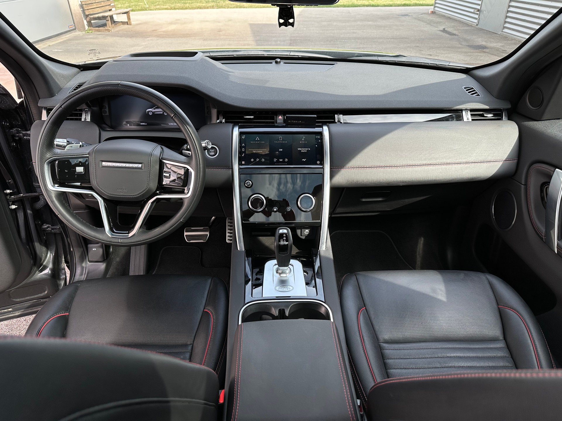 LAND ROVER 2.0 Si4 R-Dynamic HSE-image-5