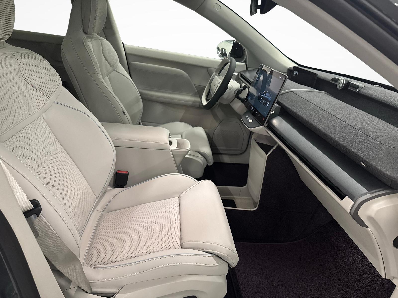 VOLVO EX60 Twin Ultra AWD-image-9